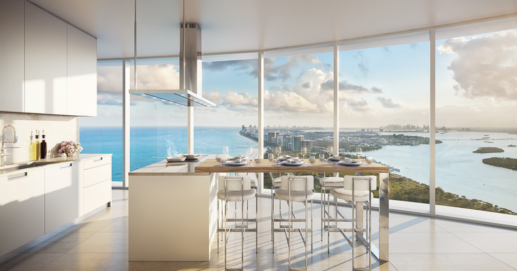 Manchester United star Alexis Sánchez has snapped up a new home in South Florida.