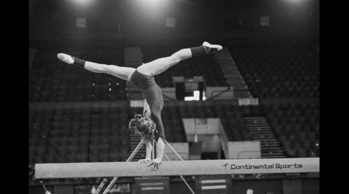 Nadia Comăneci, la un antrenament în 1977, în Marea Britanie / Foto: Getty Images 