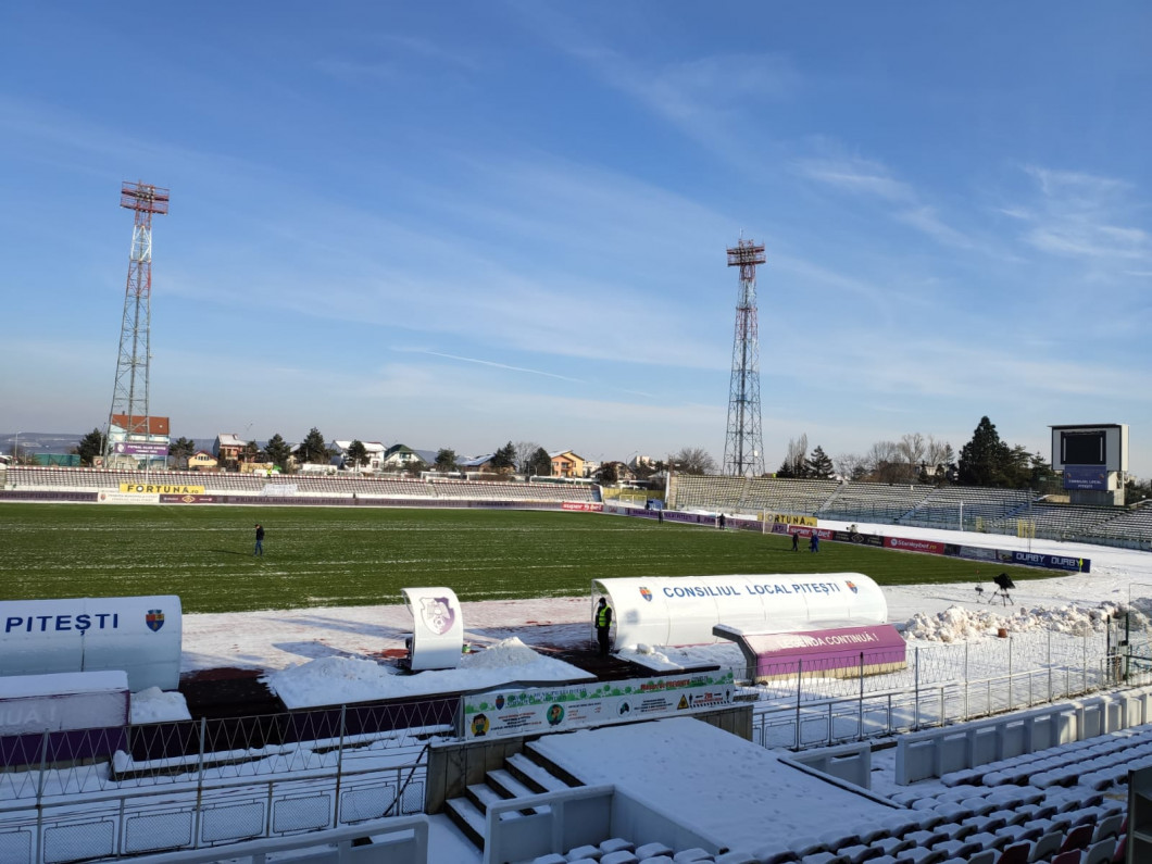 GALERIE FOTO: Alt stadion, aceeași poveste. Cum arată ...