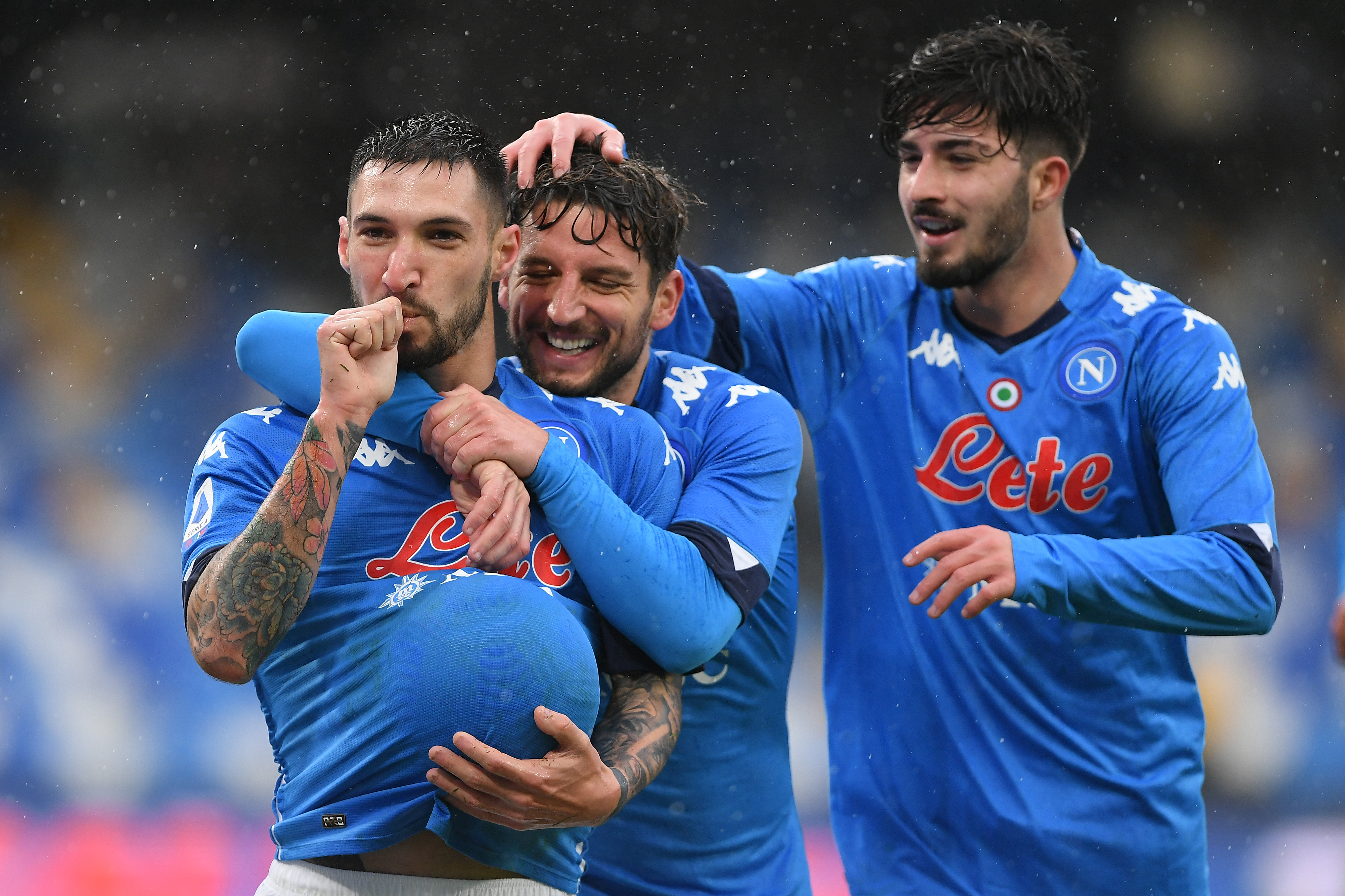 Napoli - Fiorentina 6-0. Gazdele au făcut instrucţie în Serie A