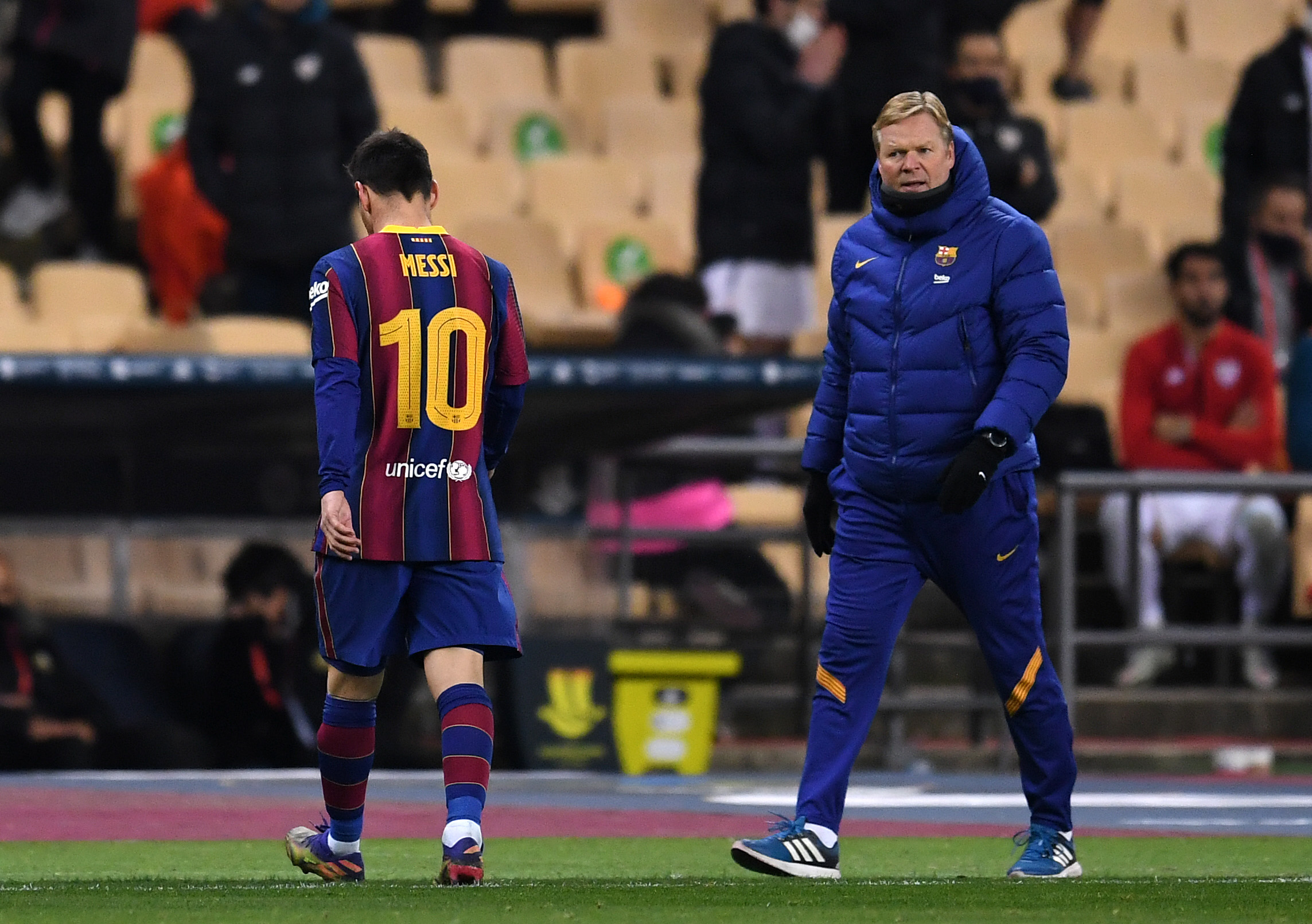 Leo Messi, eliminat pentru prima dată în tricoul Barcelonei! Câte etape de suspendare riscă după ce a lovit un adversar