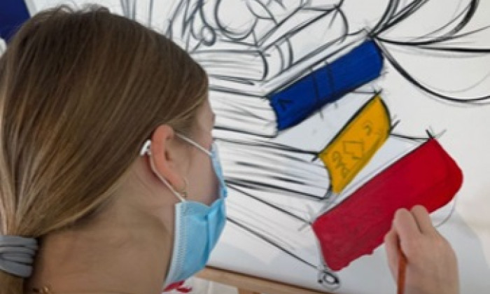 harper-beckham-painting-
