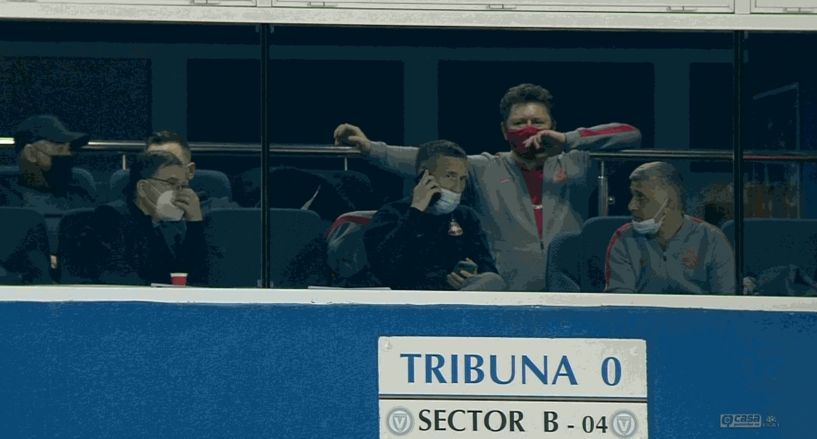 Loja FCSB s-a transformat în call-center la pauza meciului cu Viitorul: MM Stoica, reacție nervoasă. Ce schimbare a urmat