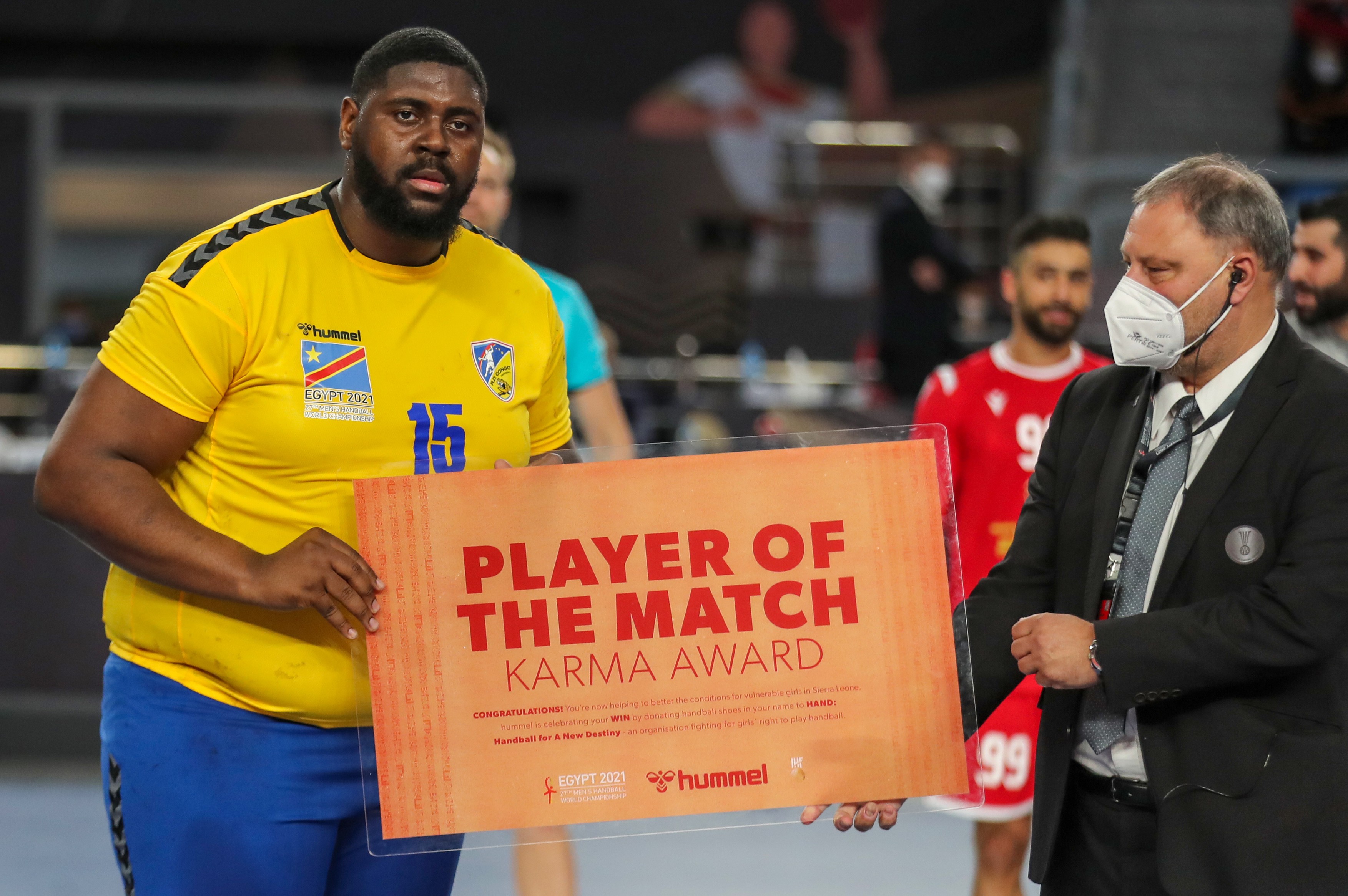 Uriașul din Congo, lecție de handbal la CM din Egipt. A fost "Omul meciului" cu Bahrain! Cifrele lui Mvumbi