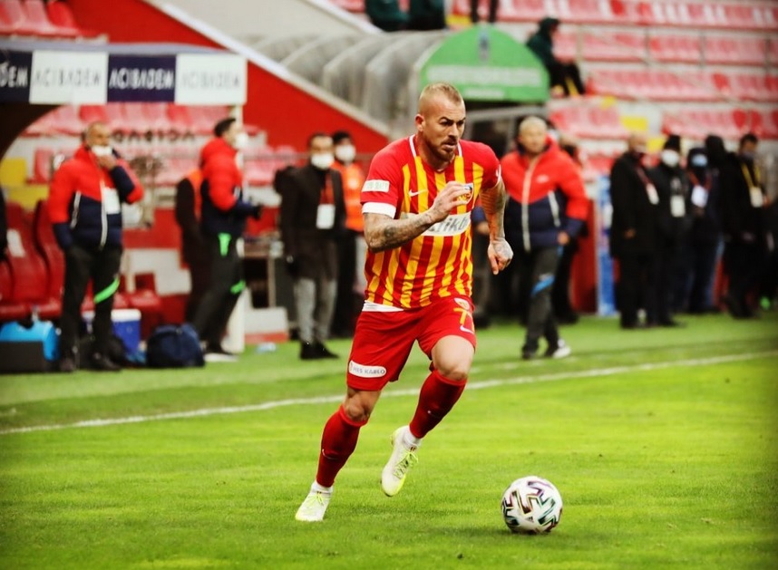 Denis Alibec a aflat verdictul medicilor după accidentarea suferită! Cât va lipsi de pe gazon
