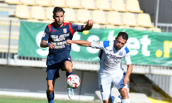 Daniel Florea și Mihai Dobrescu, într-un meci Chindia - Clinceni / Foto: Sport Pictures