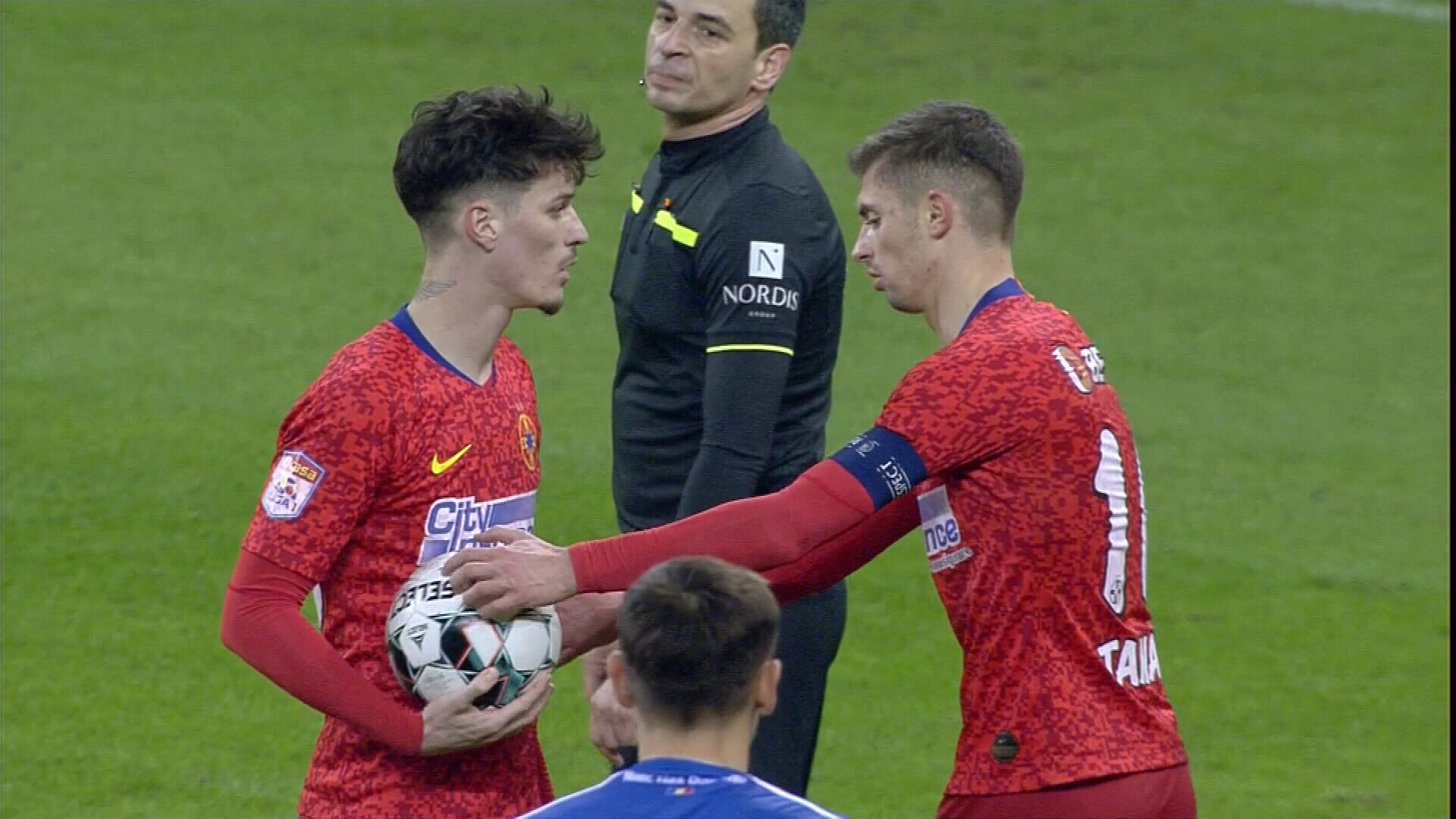 Stupoare la penalty-ul lui FCSB cu Voluntari: Tănase i-a luat mingea din mână lui Man