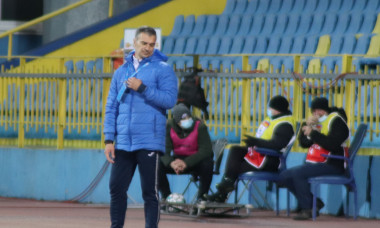 Daniel Pancu, antrenorul lui Poli Iași, în timpul meciului de la Mediaș / Foto: Sport Pictures