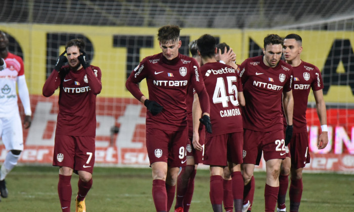 Fotbaliștii de la CFR Cluj, în meciul cu Hermannstadt / Foto: Sport Pictures