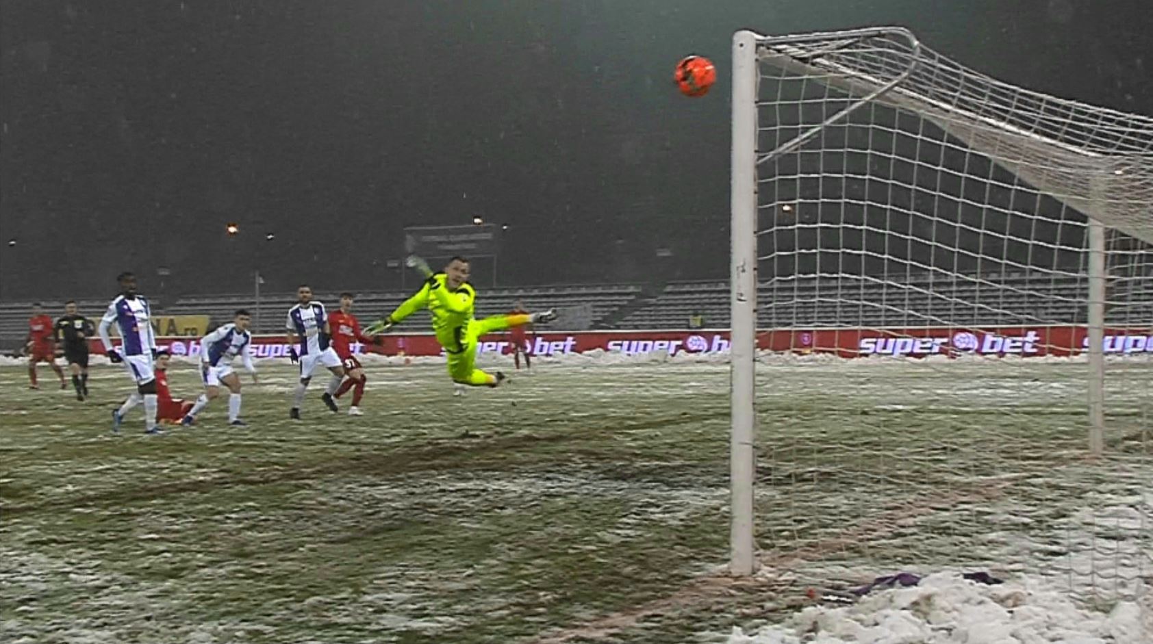 FC Argeș - FCSB 0-0. Nou-promovata, neînvinsă de 6 etape, e surpriza acestui debut de an. Roș-albaștrii pot pierde locul 1