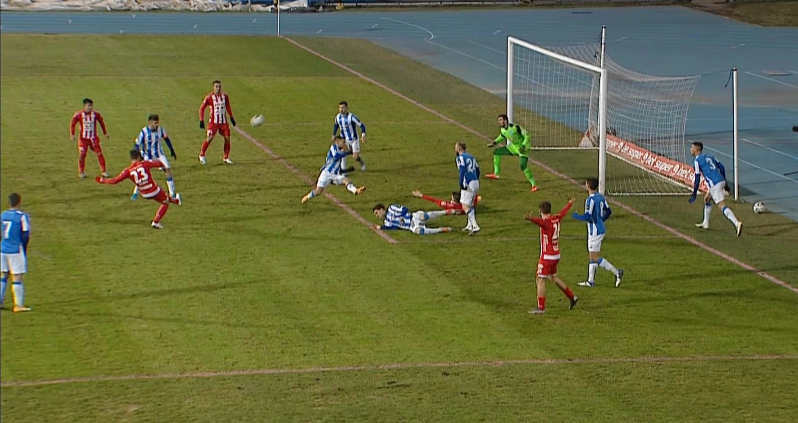 Cu să ratezi așa ceva? UTA, ocazie uriașă cu Poli Iași. Arădenii au cerut penalty