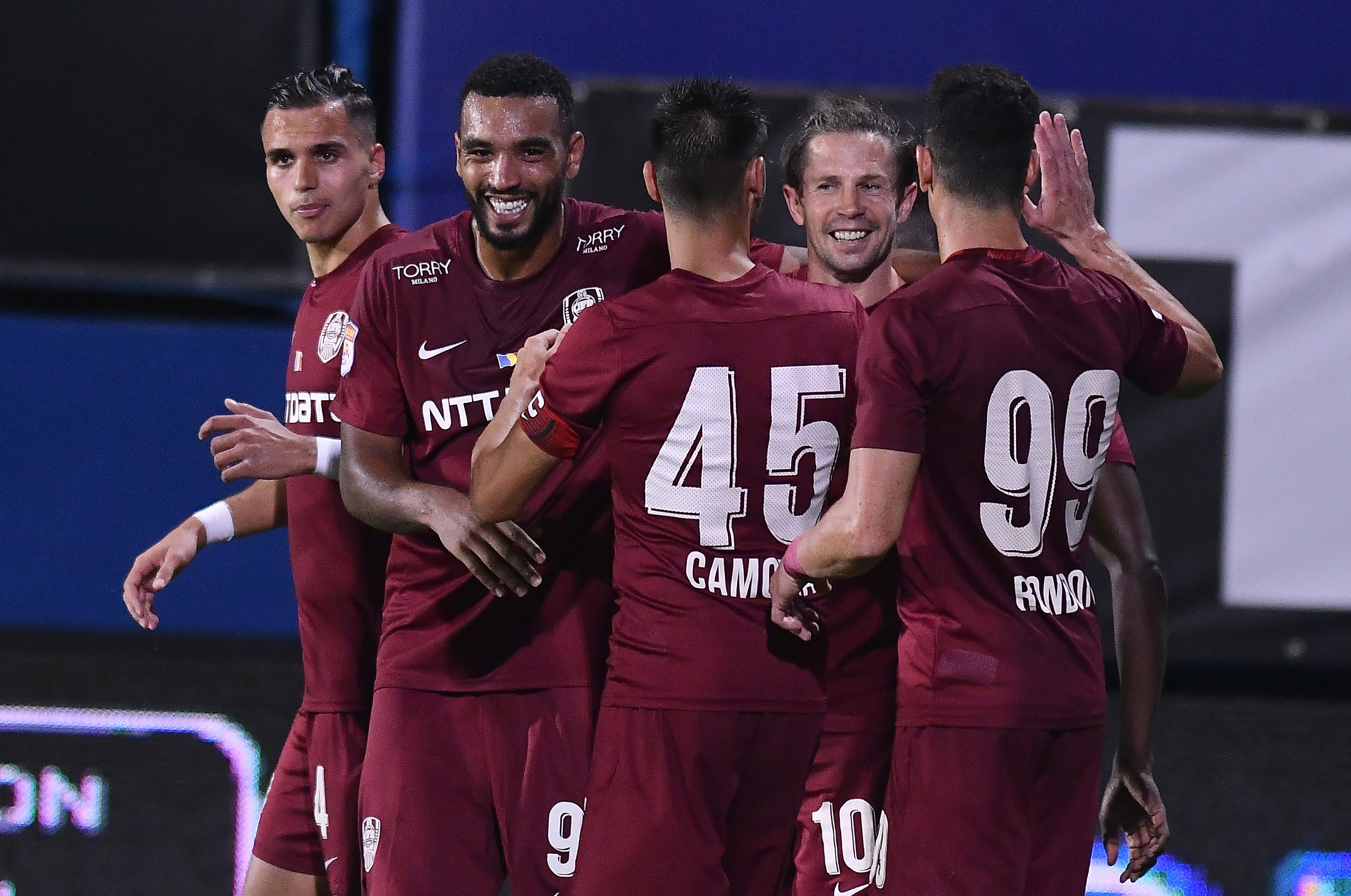 CFR Cluj a mai pierdut un jucător de bază. Dan Petrescu: "Nu l-am forțat, mi-a spus că e apt de joc"