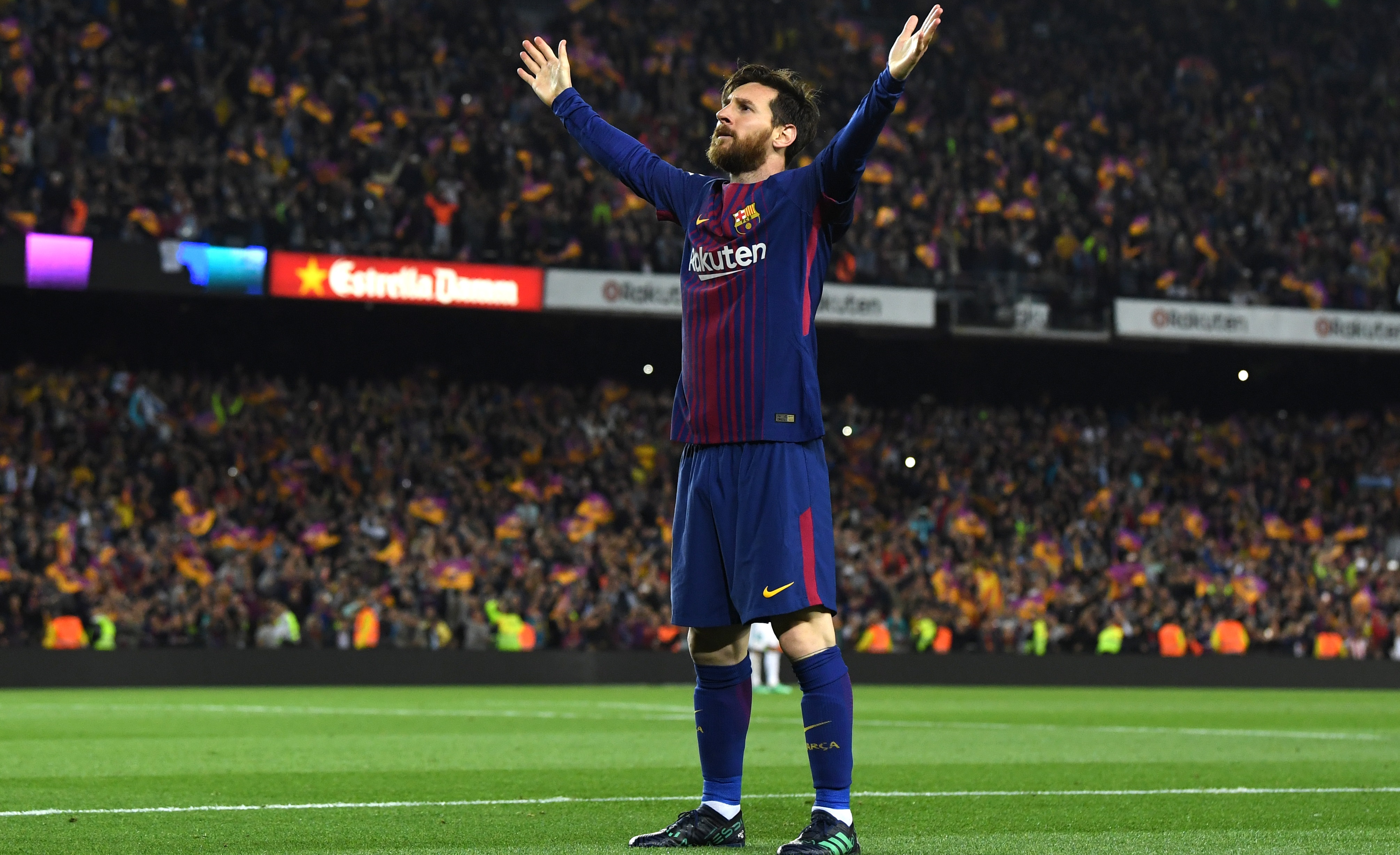TOPUL celor mai bine plătiți fotbaliști din lume. Leo Messi e lider. Iniesta și Oscar, în primii 5