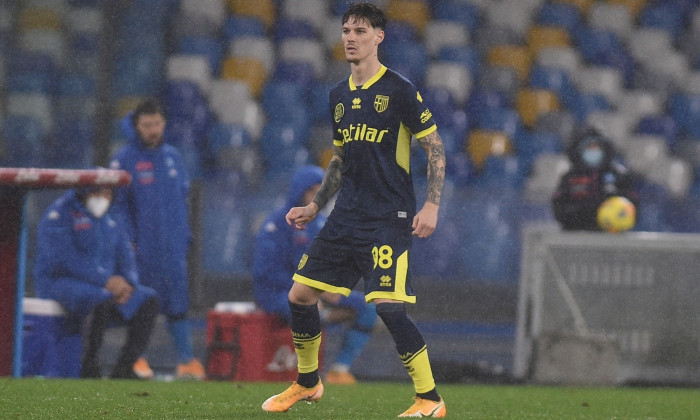 Dennis Man, în meciul cu Napoli, care a consemnat debutul său la Parma / Foto: Profimedia