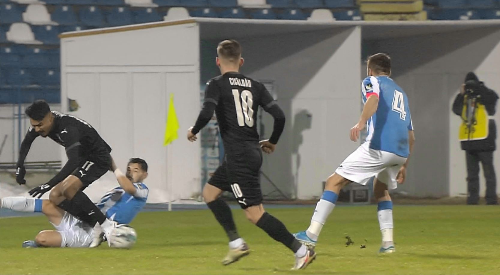 Poli Iași - Universitatea Craiova 0-1, ACUM, la Digi Sport 1. Oltenii deschid scorul după ce irosesc ocazii mari