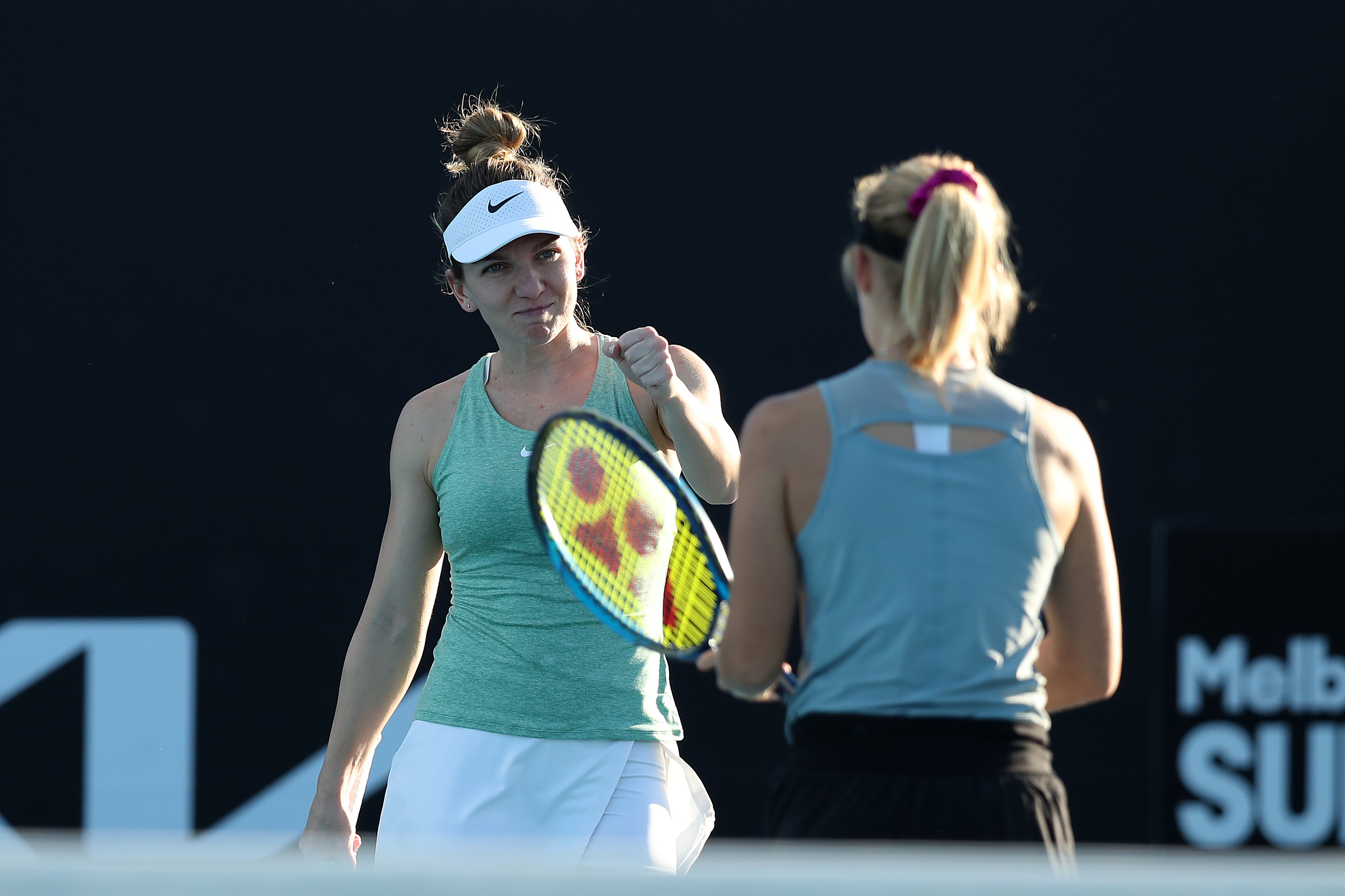 Halep și Buzărnescu, meci direct pentru semifinalele probei de dublu la Gippsland Trophy. Partida a fost amânată