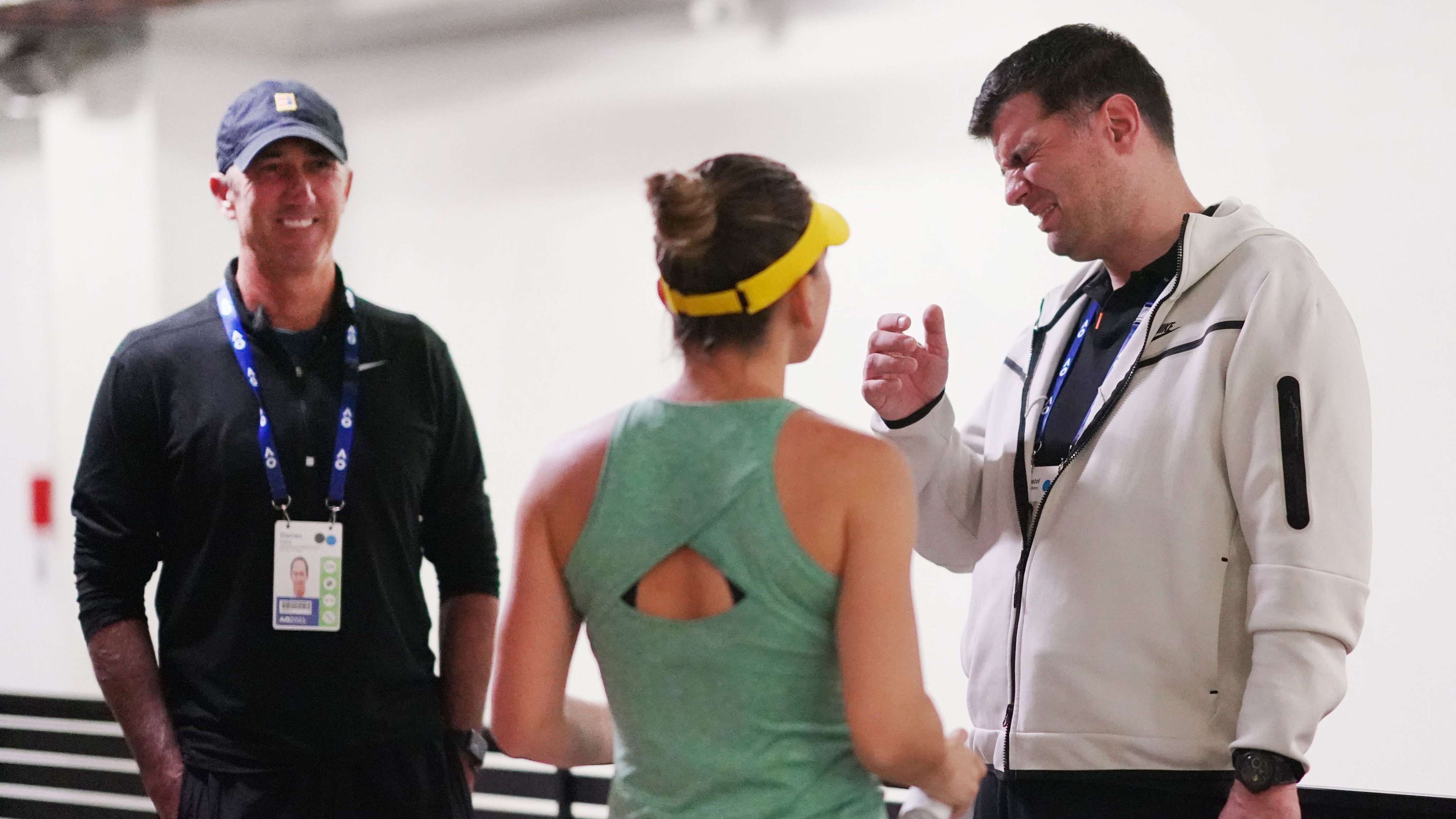 Momentul cu Simona Halep şi Toni Iuruc surprins de australieni. Darren Cahill a izbucnit în râs