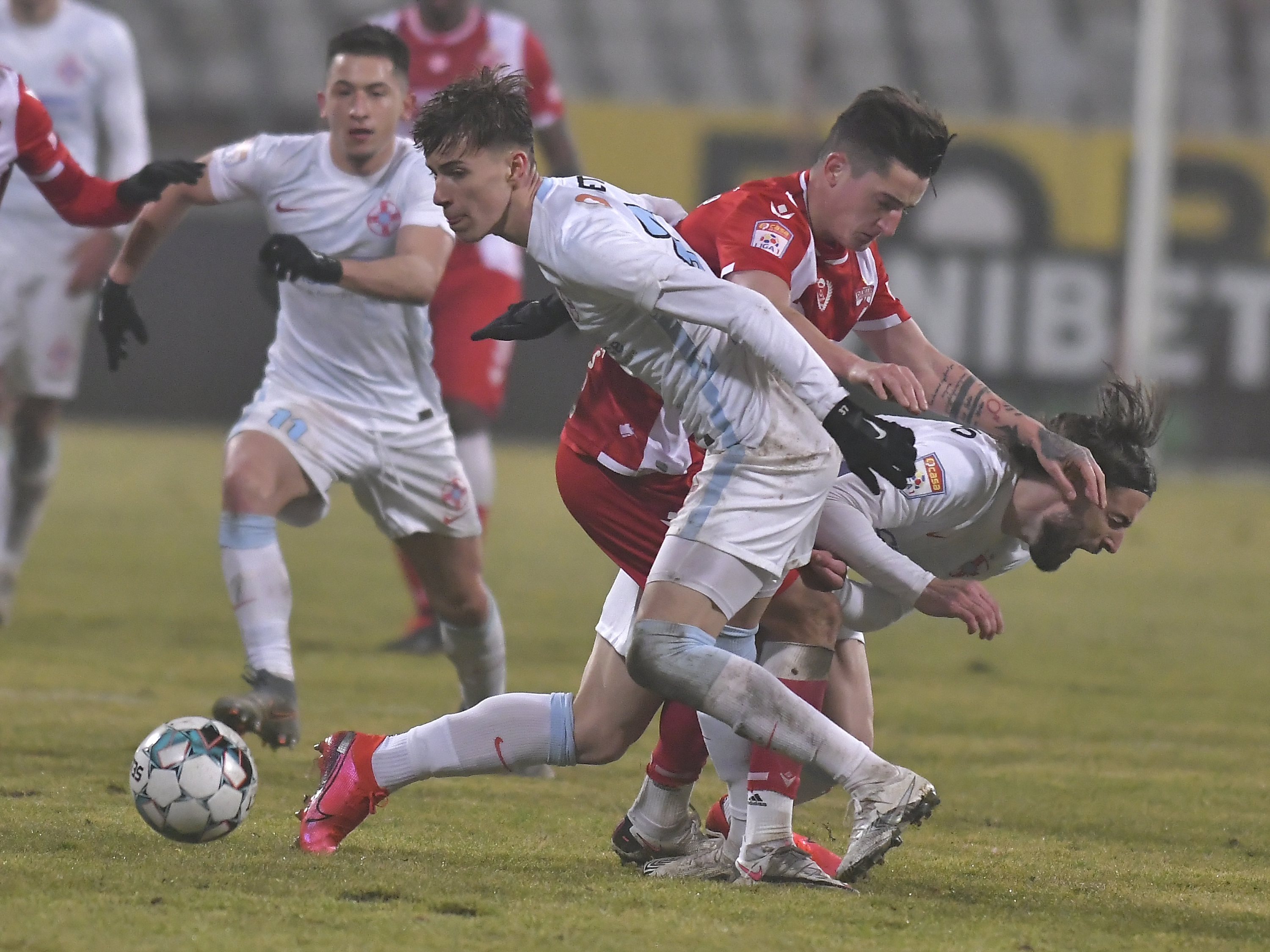 Duelul Filip - Octavian Popescu, analizat de un fost mijlocaș din Ghencea