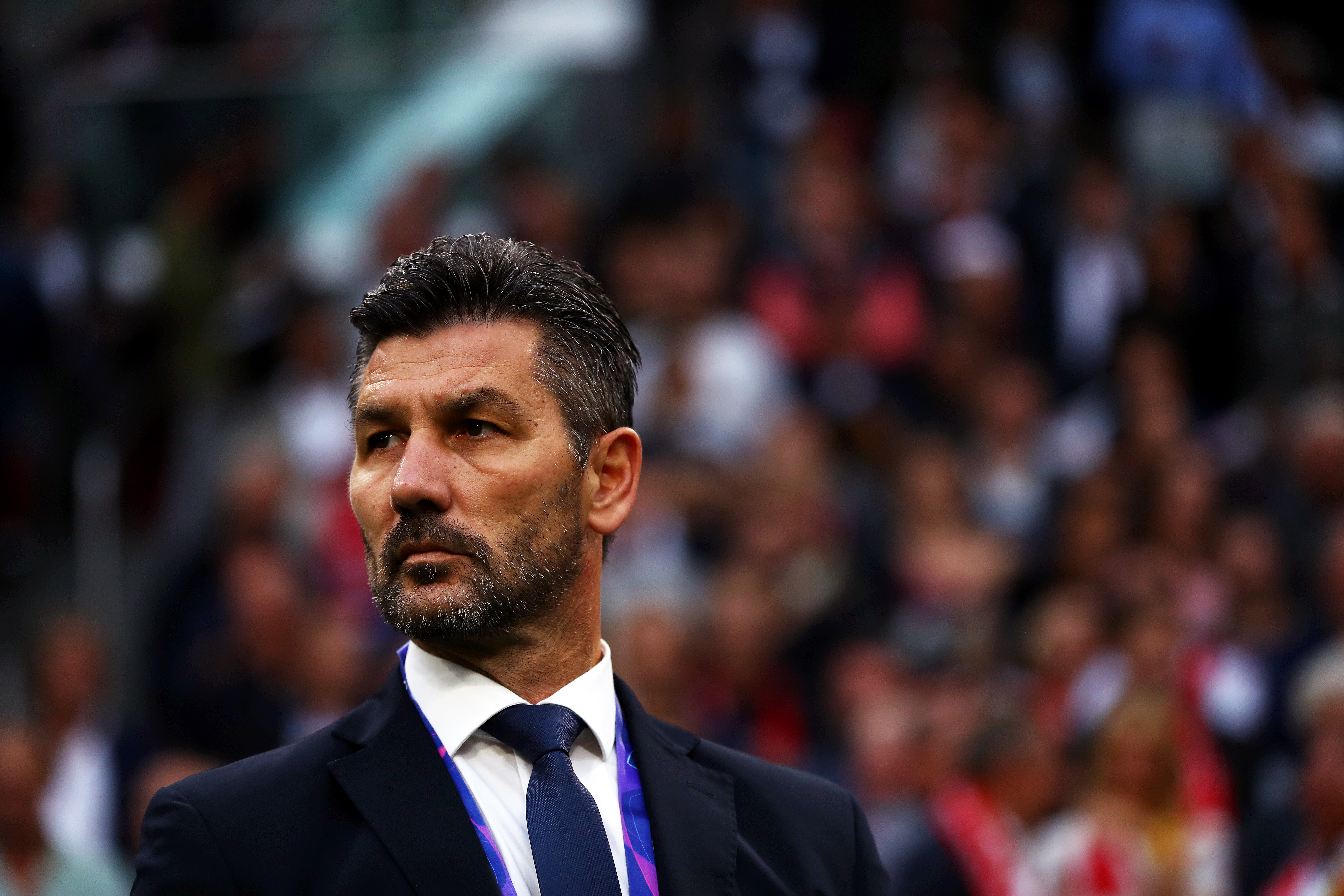 Portretul antrenorului cu meciuri în Champions League care vine să ia titlul cu Craiova: ”Se acomodează repede”