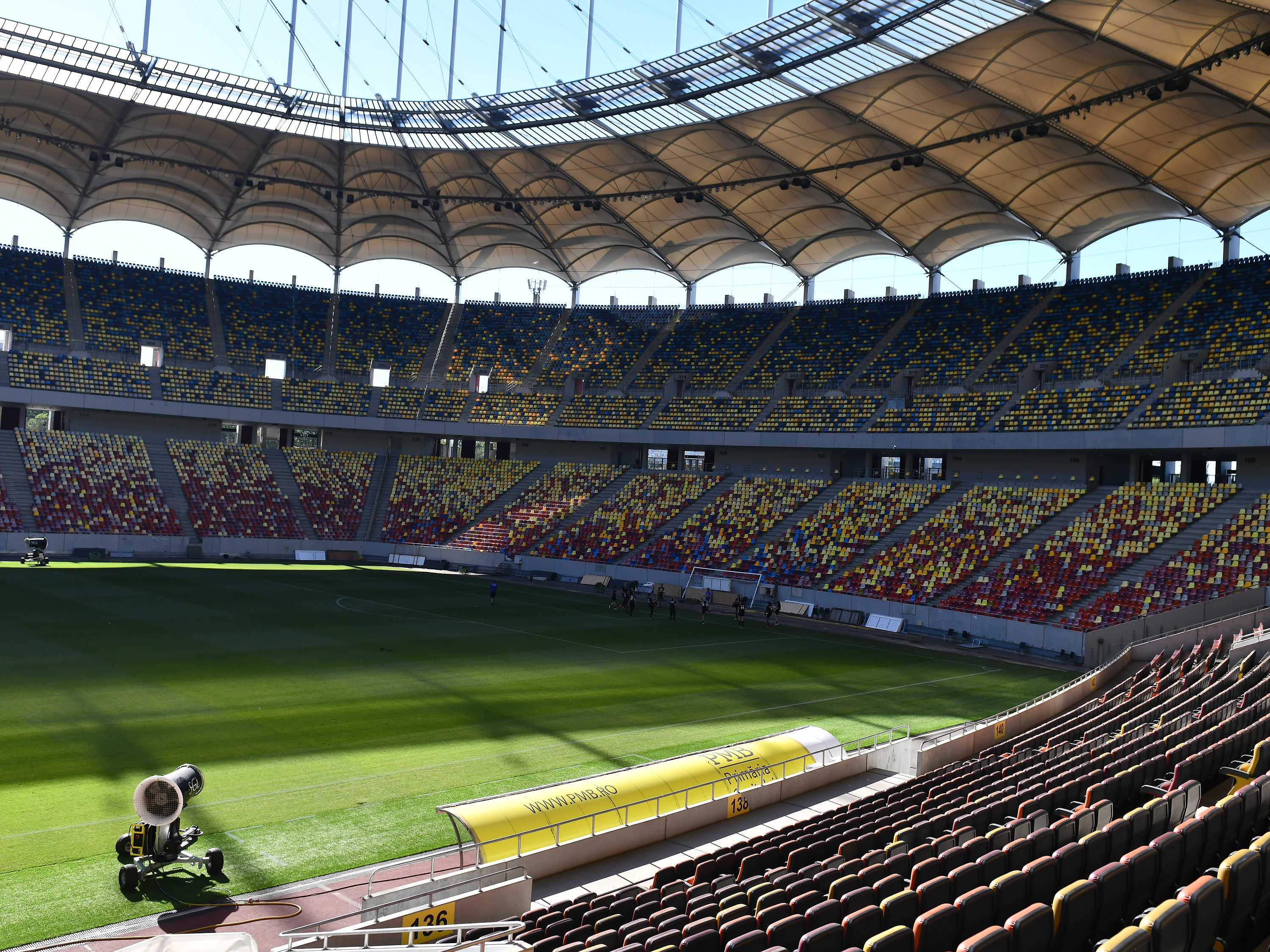 "Stadioanele sunt închise fără motiv, au uitat de ele!". LPF solicită public redeschiderea arenelor din România