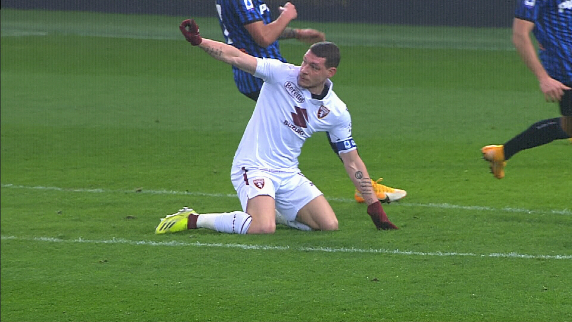 Gest rar de fairplay în fotbal: Belotti a refuzat o lovitură liberă la 0-3: "Nu a fost!"