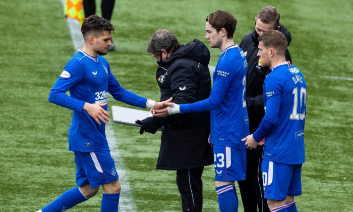 Ianis Hagi, în momentul înlocuirii cu Scott Wright, în partida Hamilton - Rangers / Foto: Profimedia