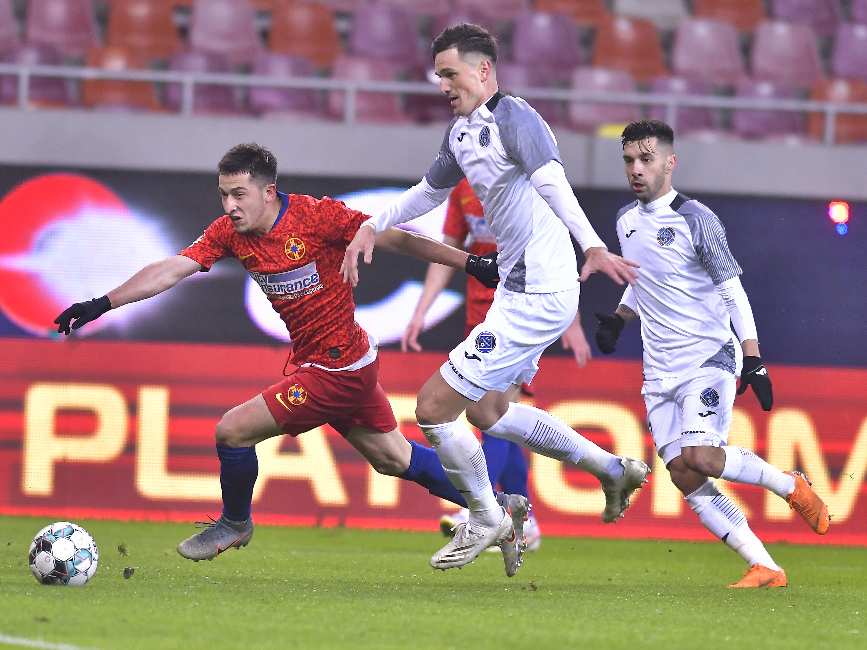FCSB, încă un ”upercut” de la Clinceni, după eșecul din campionat. Academica vrea să joace pe Arena Națională cu Craiova