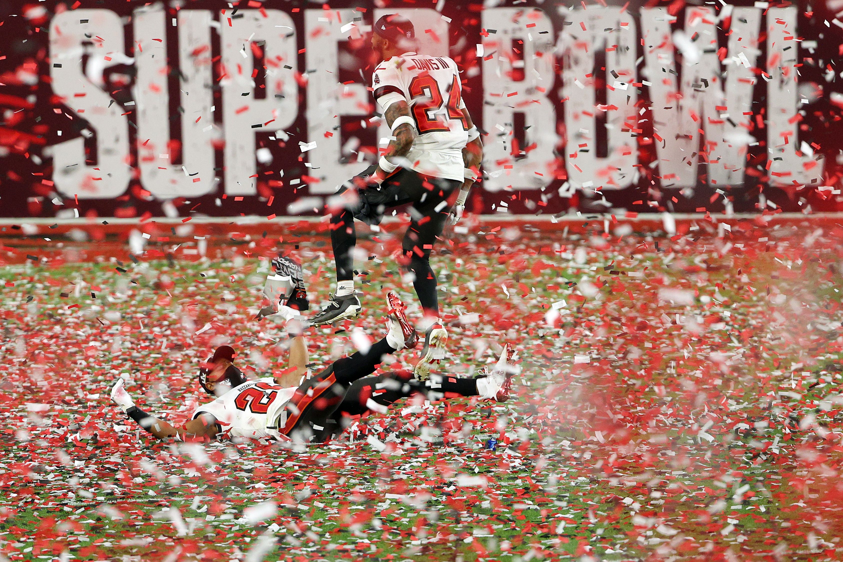 Tom Brady, cel mai bun din istorie! Tampa Bay Buccaneers a câştigat Super Bowl în faţa a 25.000 de oameni şi 30.000 de cartoane
