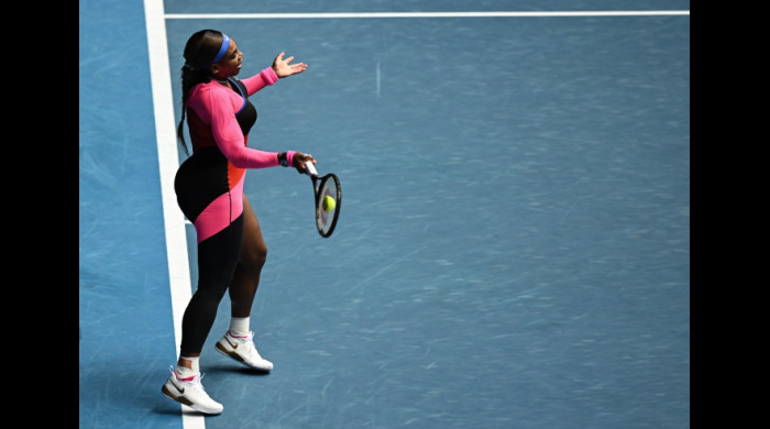 Ţinuta aleasă de Serena Williams la Australian Open 2021: roşu, negru, roz / Foto: Profimedia