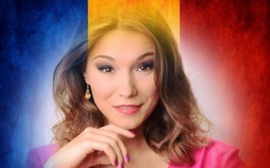 Monica Roşu a făcut anunţul, iar Cătălina Ponor, Larisa Iordache şi Diana Bulimar s-au grăbit s-o felicite