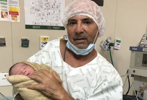 Antrenorul Jorge Sampaoli, din nou tată la 60 de ani! Partenera sa, cu 22 de ani mai tânără, a născut un băiat