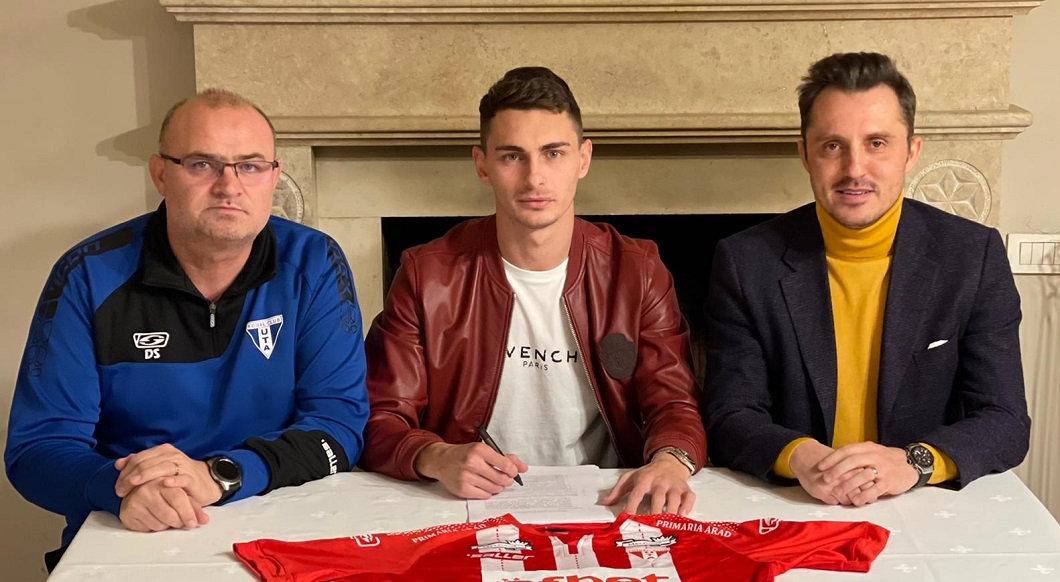 UTA a mai bifat un transfer! Și-a luat un fotbalist, de 3 ori campion al României, cu prezențe în Champions League