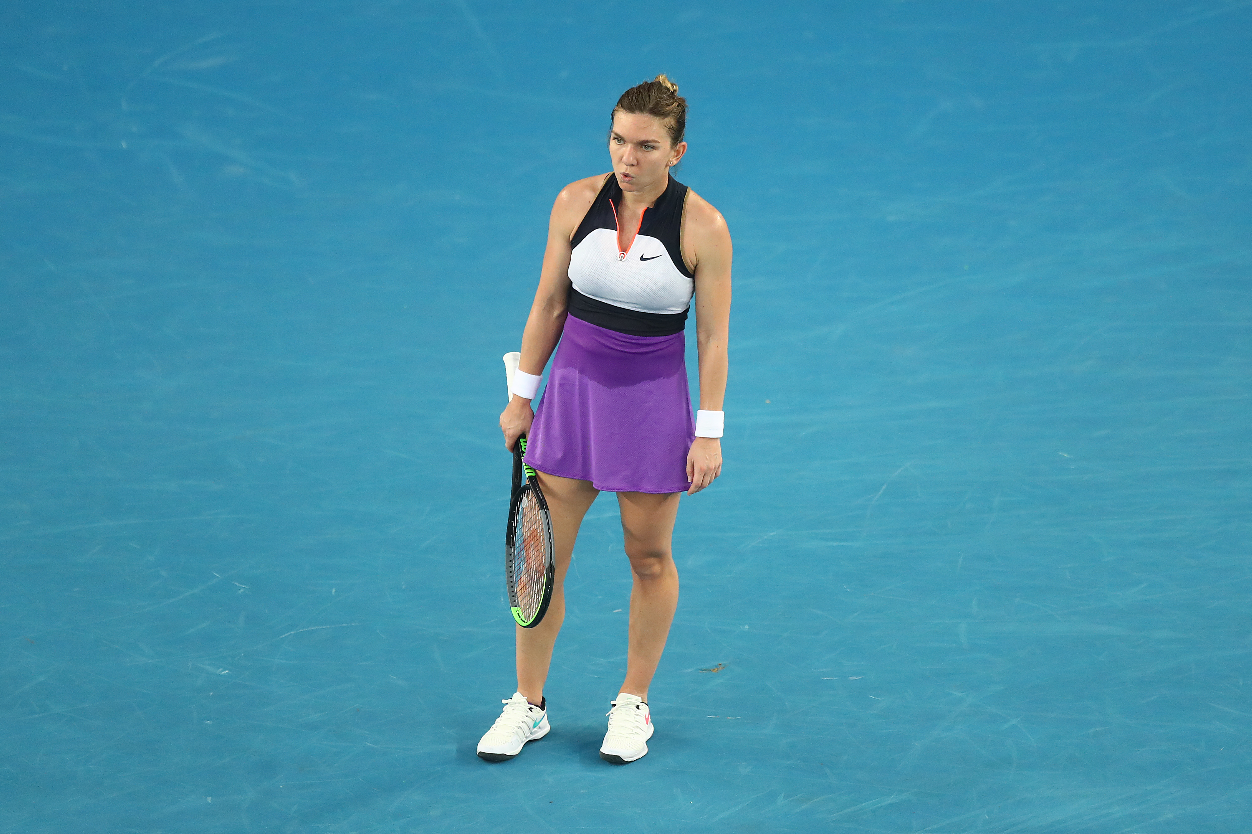 Emoții pentru Simona Halep. Au revenit problemele la spate: ”A pocnit ceva!”