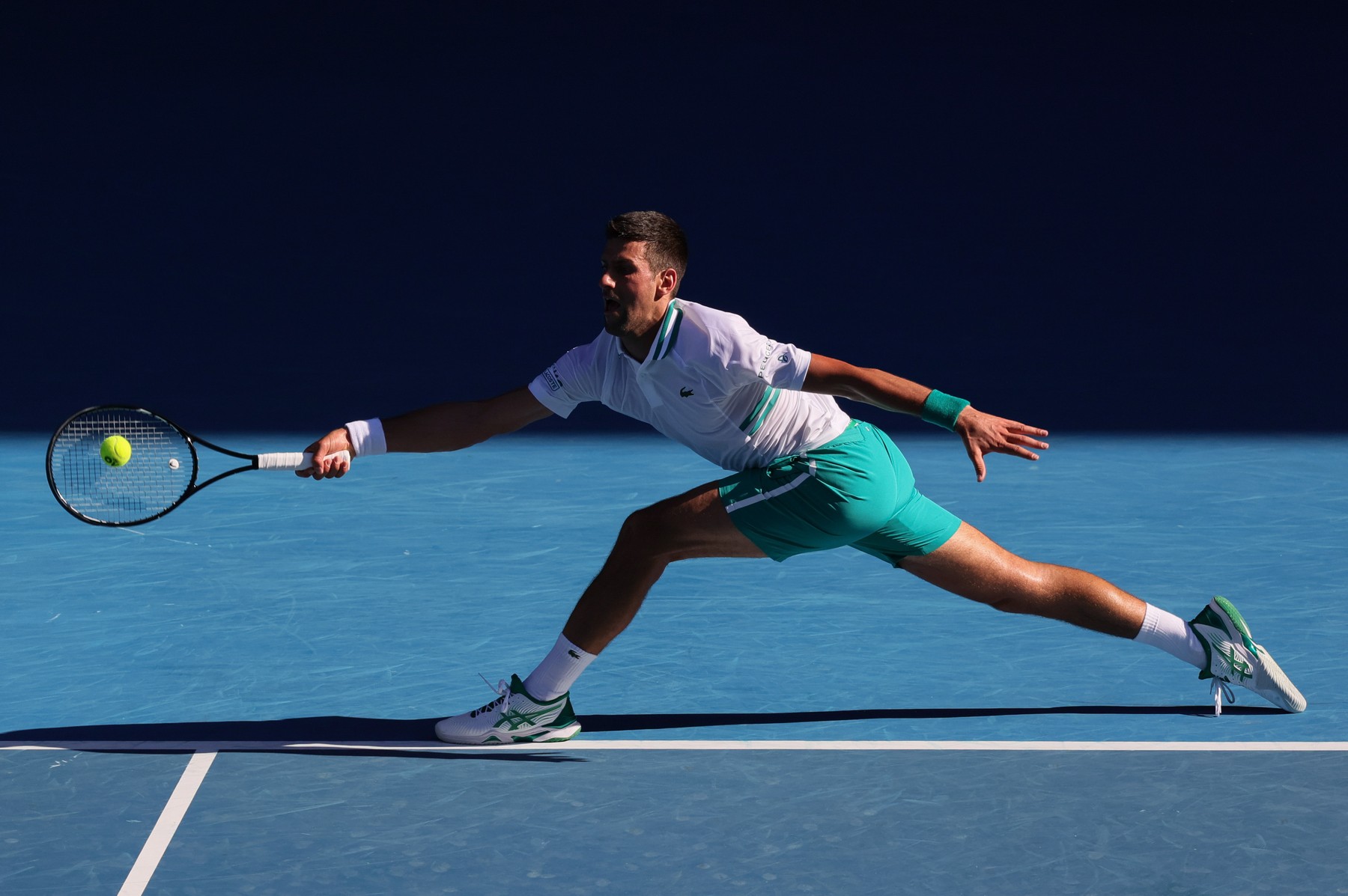 Novak Djokovic, victorie cu emoții în turul secund de la Australian Open