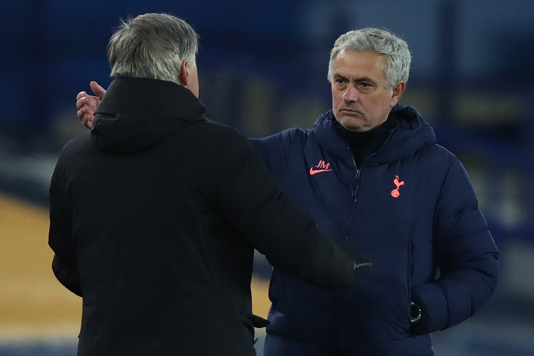 Meci nebun în Anglia. Mourinho, "regele defensivei totale" a luat 4 goluri şi a spus adio Cupei