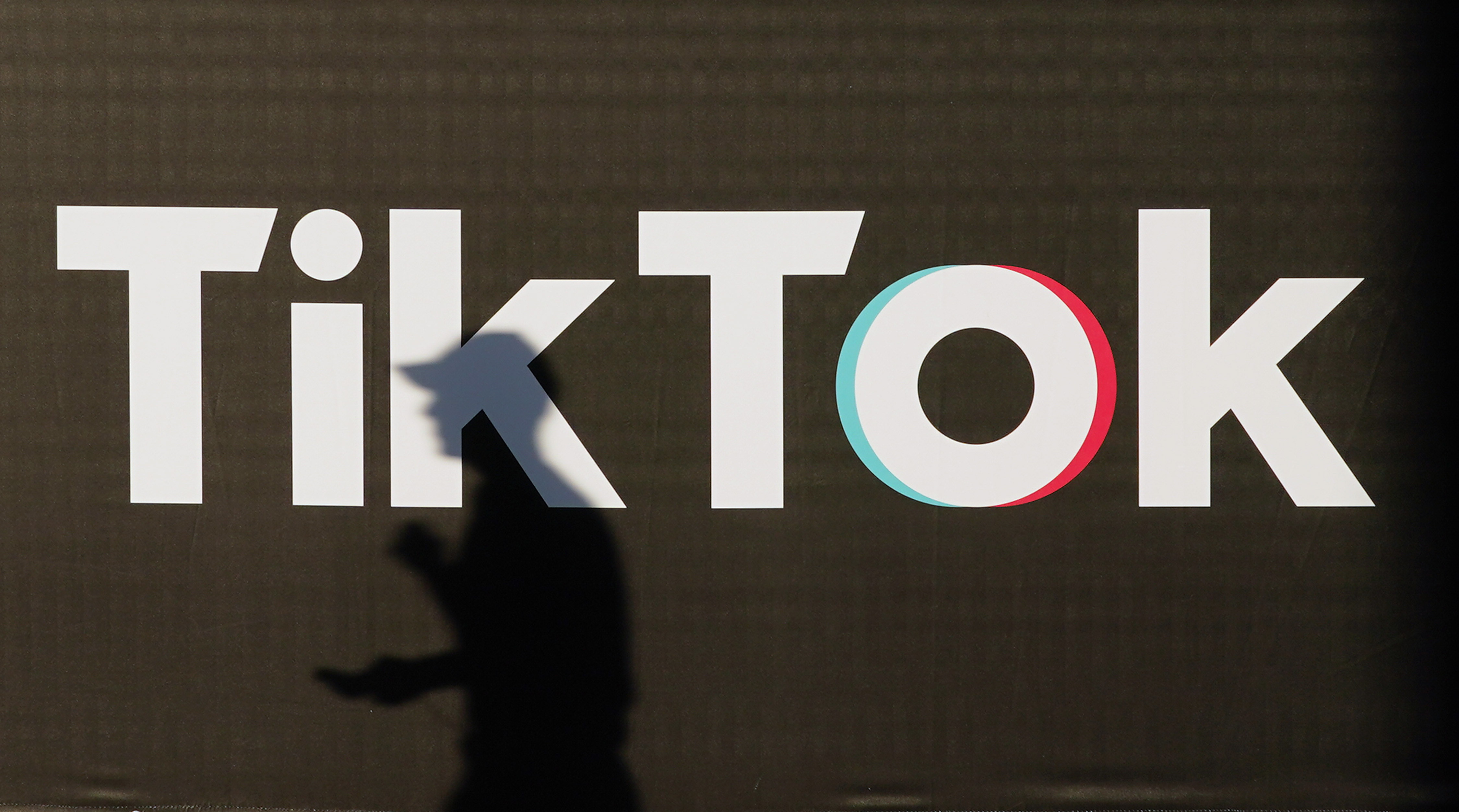 TikTok va fi sponsor global al Euro 2020! Comunicatul oficial al UEFA