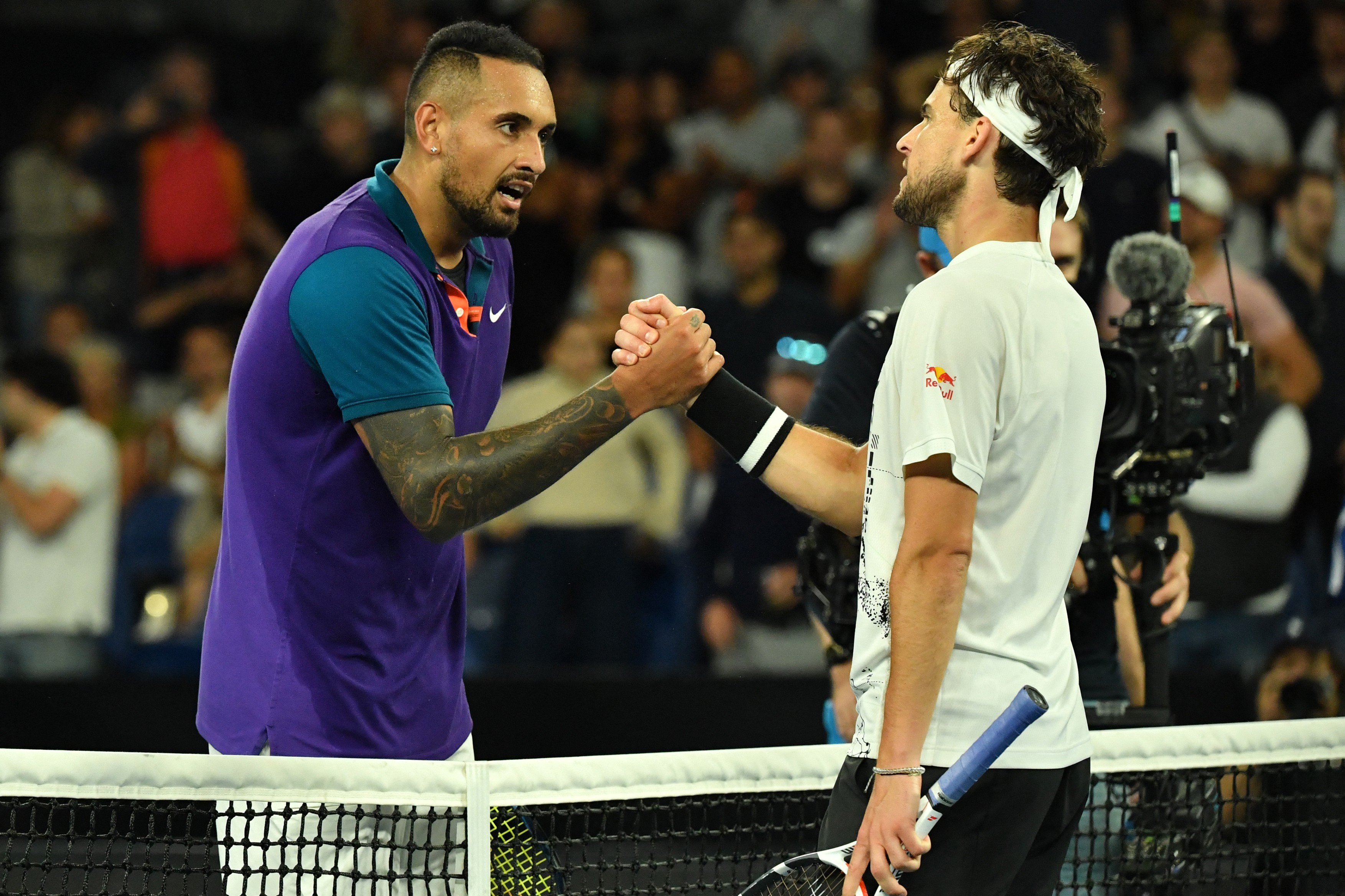 Spectacol total la Australian Open. Kyrgios l-a condus pe Thiem cu 2-0, dar Domi n-a lăsat garda jos