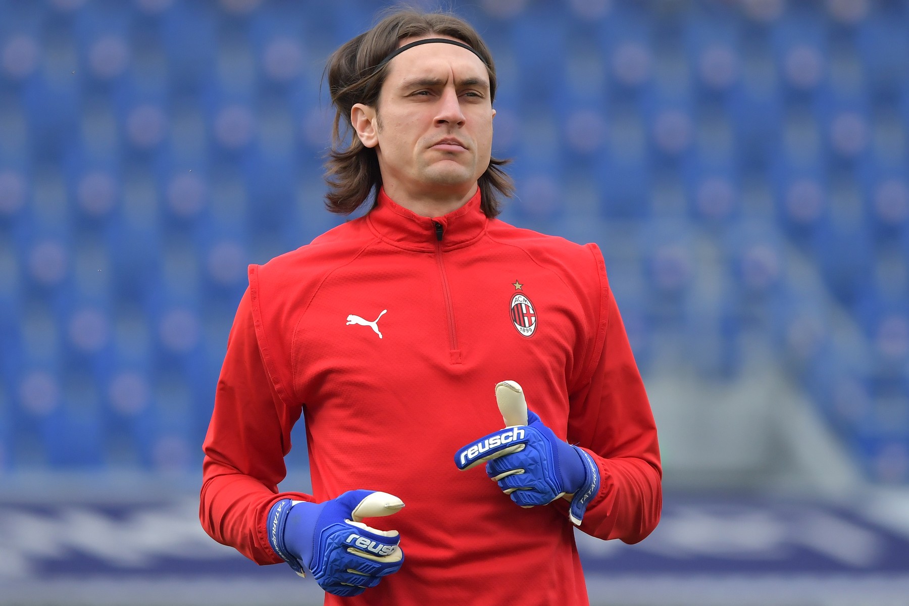 Tătărușanu, aproape să aibă un nou concurent pe post, după accidentarea titularului Maignan. Ce transfer face Milan