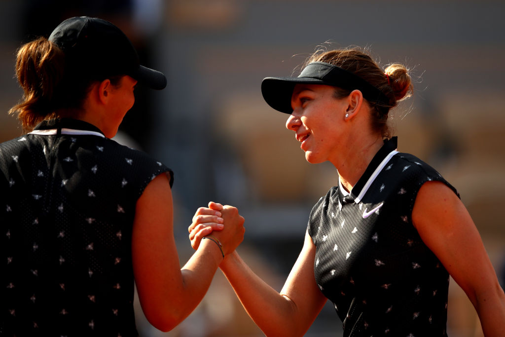 Simona Halep - Iga Swiatek 2-2, ACUM, în optimile de la Australian Open. Game la zero câștigat de româncă