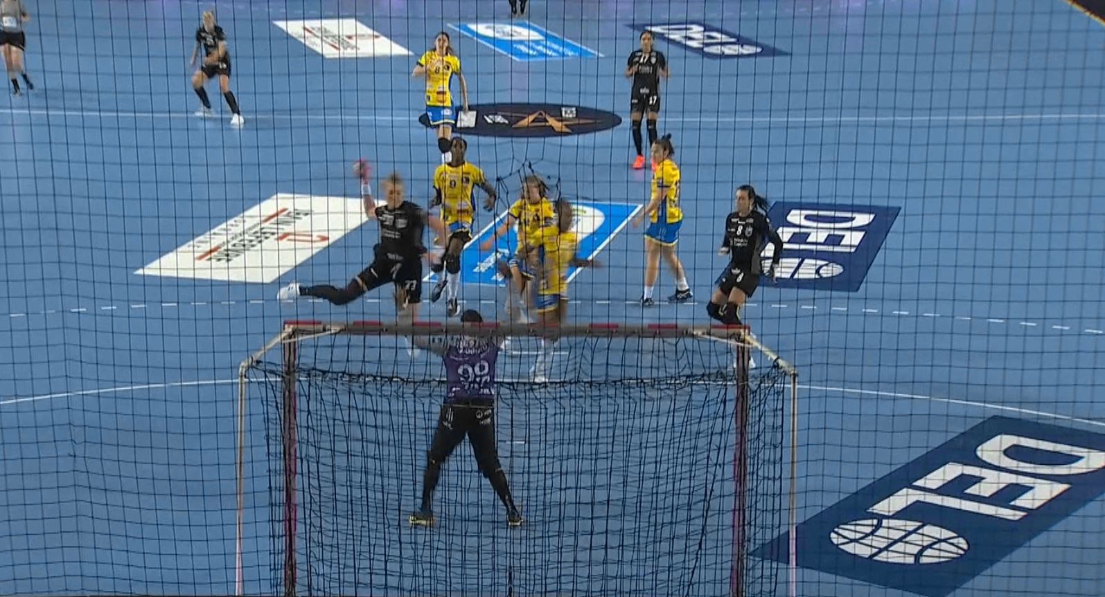 Metz - CSM București 25-22. "Tigroaicele" au pierdut, dar vor întâlni SCM Rm. Vâlcea în optimile Ligii Campionilor