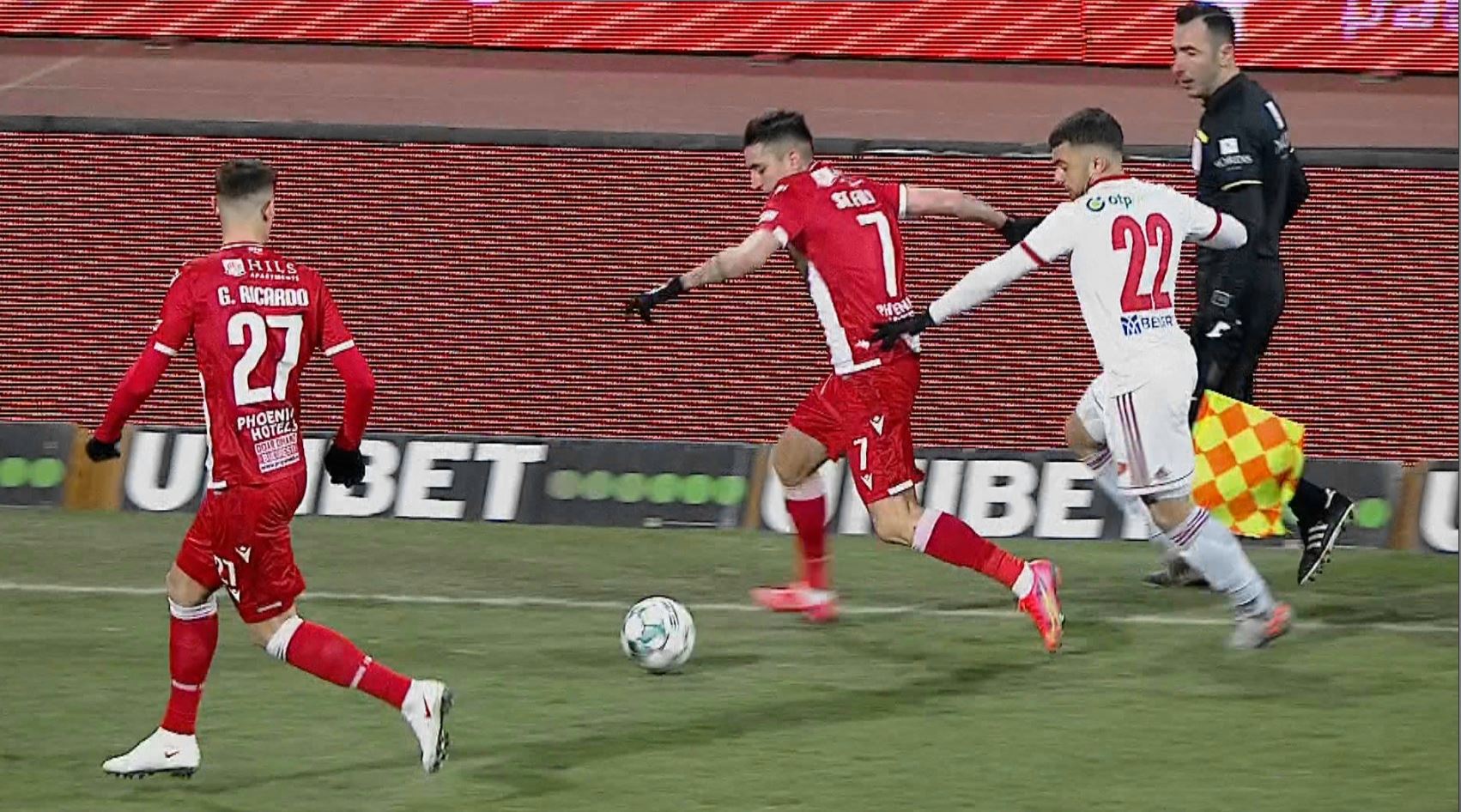 Dinamo - Sepsi 0-0, ACUM, la Digi Sport 1. ”Câinii” atacă timid, pe o temperatură de minus 3 grade celsius