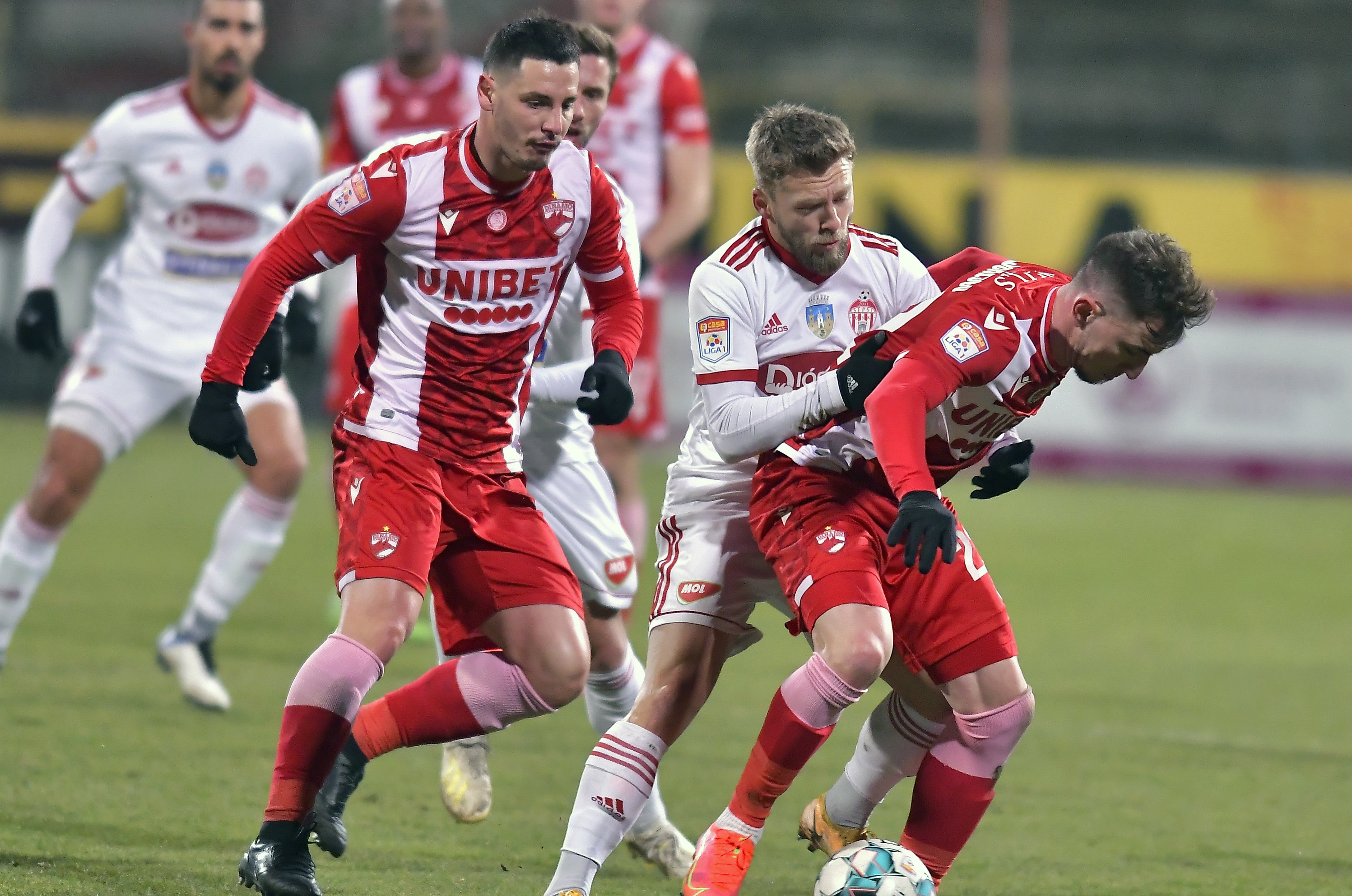 Dinamo - Sepsi 0-0. Oaspeții, aproape de autgol, au fost salvați de bară în minutul 85