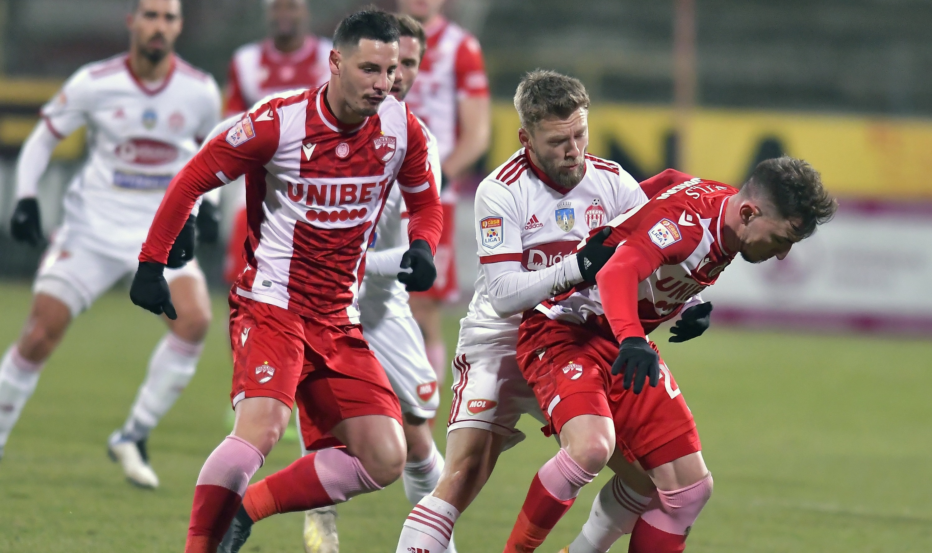 Dinamo - Sepsi 0-0. Oaspeții, aproape de autogol, au fost salvați de bară în minutul 85