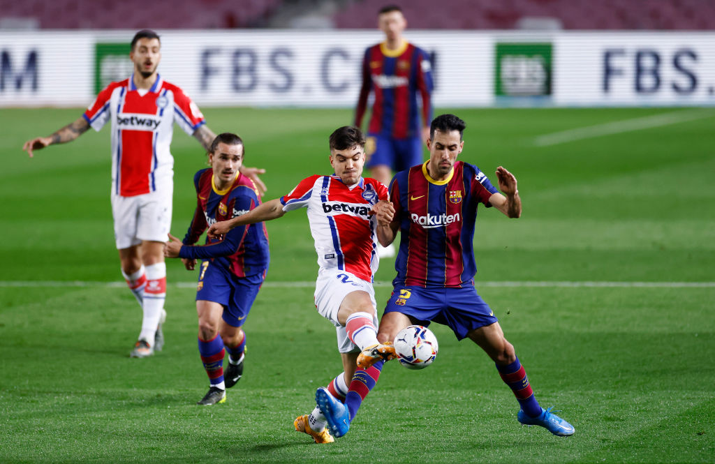 Barcelona - Alaves 2-1, ACUM, pe Digi Sport 2 | Bascii revin după o eroare a debutantului Ilaix Moriba