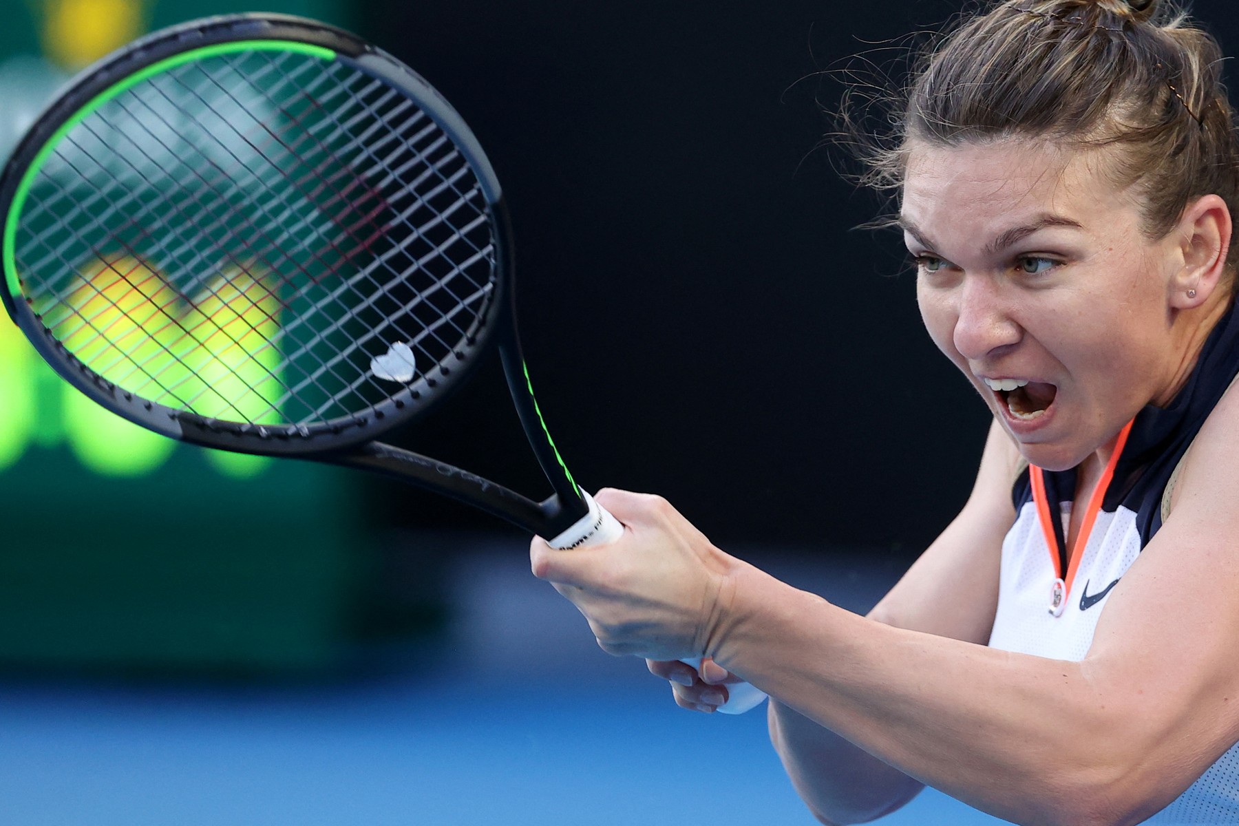 Simona Halep - Iga Swiatek 3-6, 1-0, ACUM, în optimile de la Australian Open. Set pentru poloneză, după 38 de minute