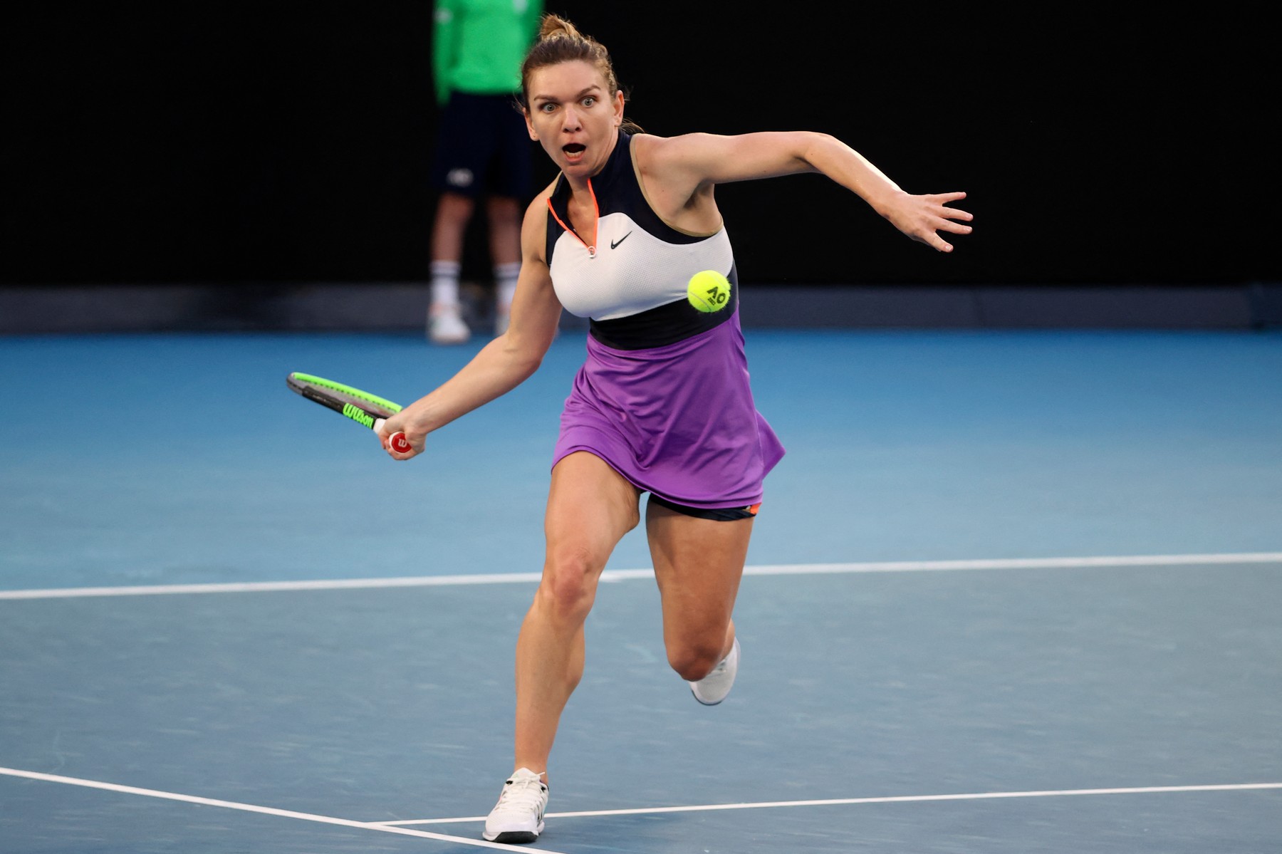 Simona Halep - Iga Swiatek 3-6, 6-1, 6-4. Românca e în sferturile Australian Open! "Tăvălugul Simo", activat din setul 2