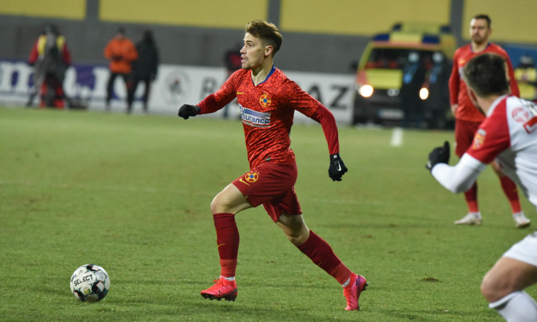 Darius Olaru, în meciul Hermannstadt - FCSB / Foto: Sport Pictures