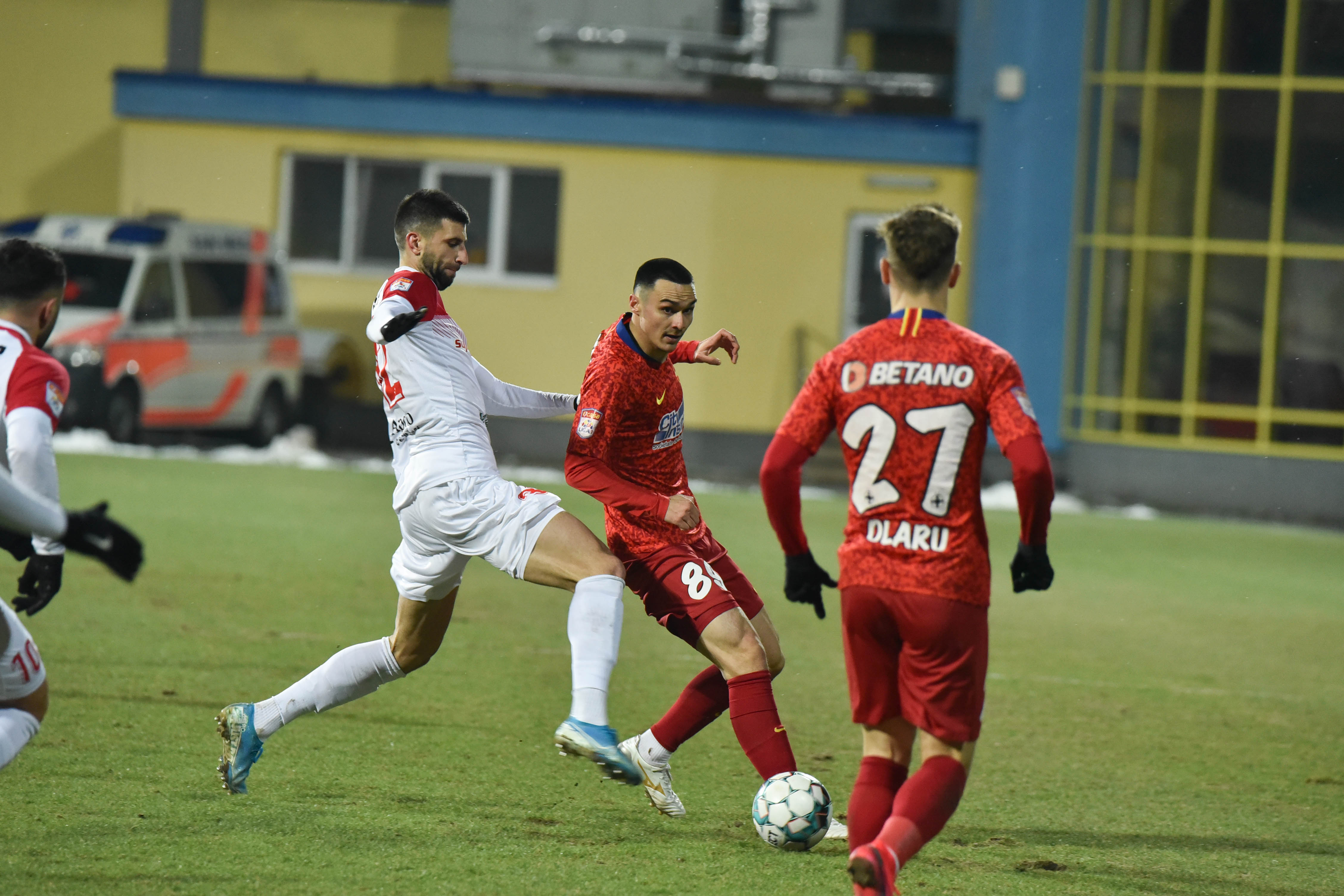 Jucătorii de la Hermannstadt încasează o primă consistentă după victoria cu FCSB: "Le dau banii, după e problema lor"