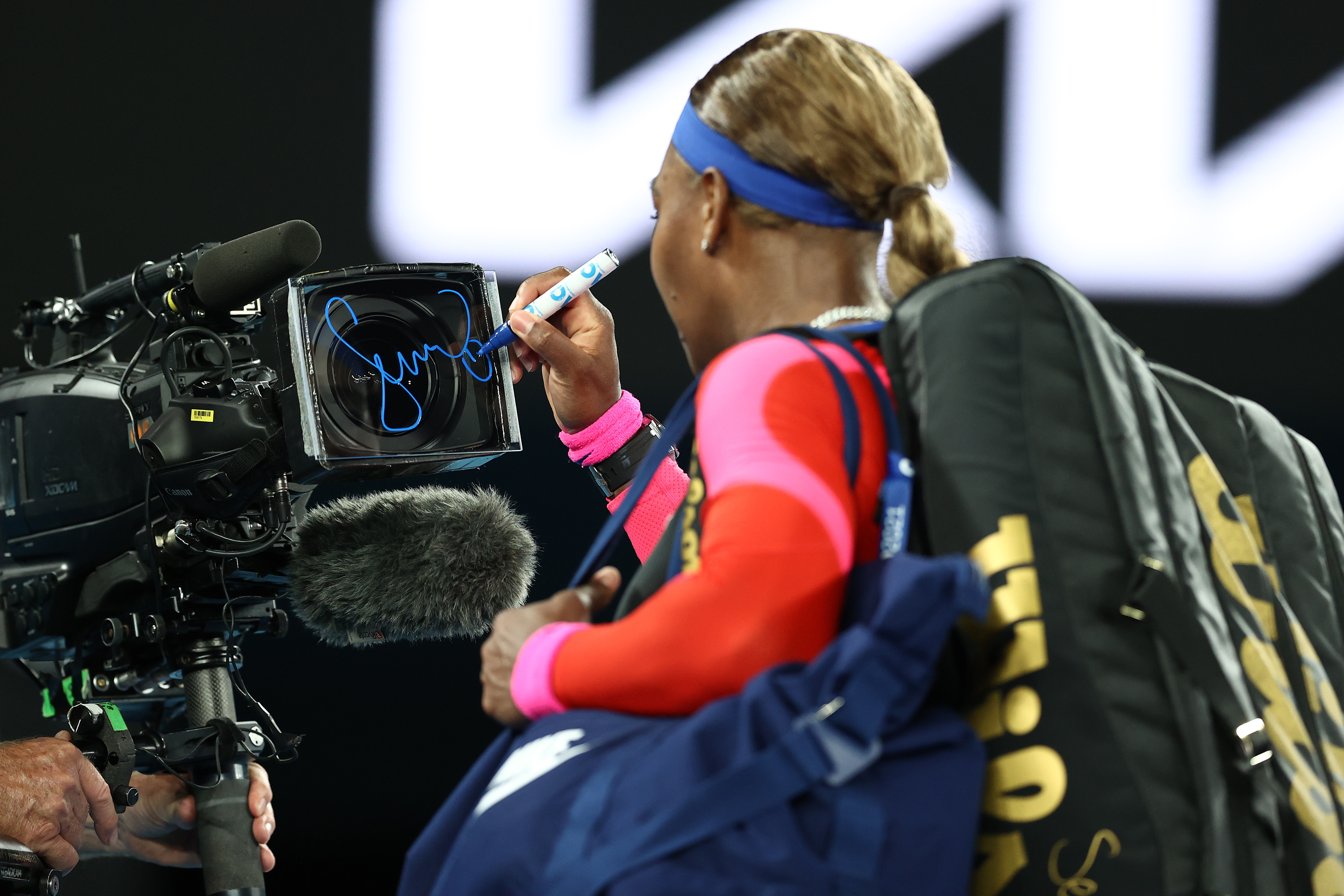 Serena Williams a egalat un record și e aproape de altul, după victoria cu Simona Halep la Australian Open