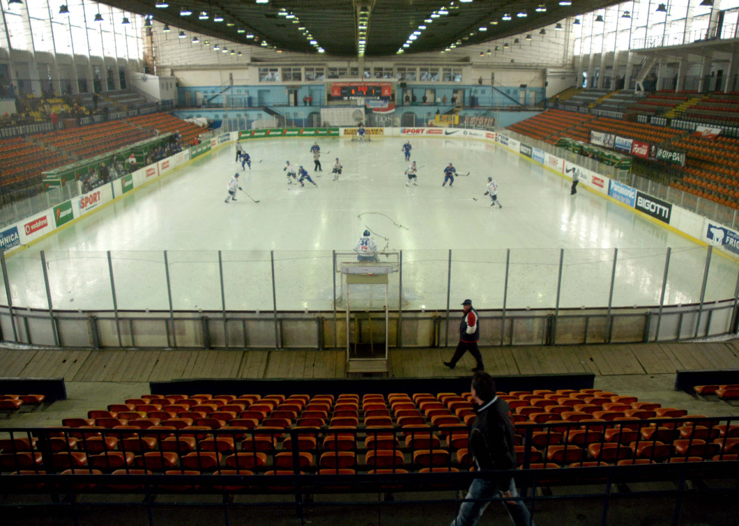 HOCHEI:STEAUA SUKI BUCURESTI-HC MIERCUREA CIUC 6-2,LIGA NATIONALA (18.02.2007)